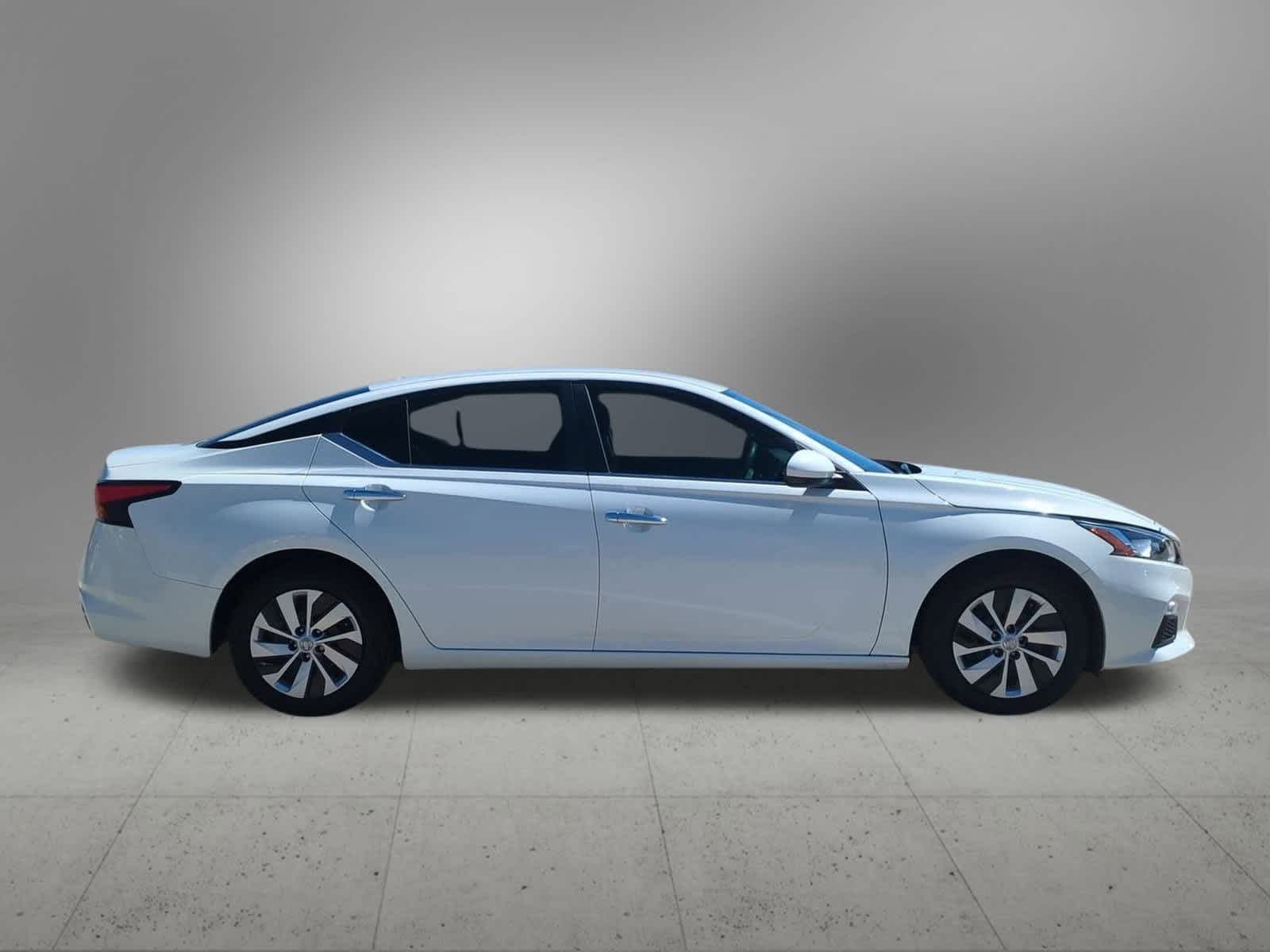 Thumbnail: 2020 Nissan Altima - 7