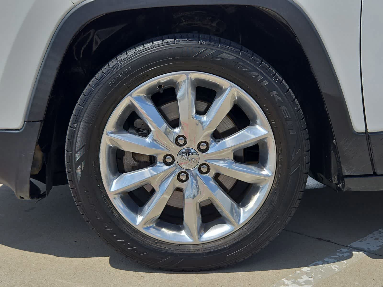 Thumbnail: 2017 Jeep Cherokee - 13