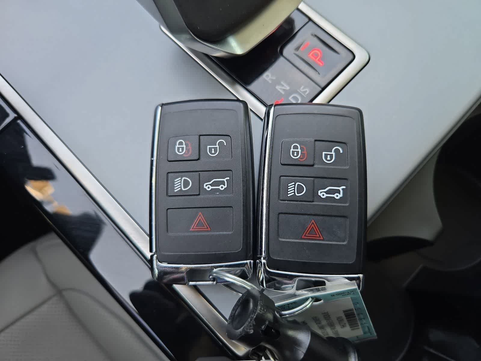 Thumbnail: 2025 Land Rover Range Rover Evoque - 36