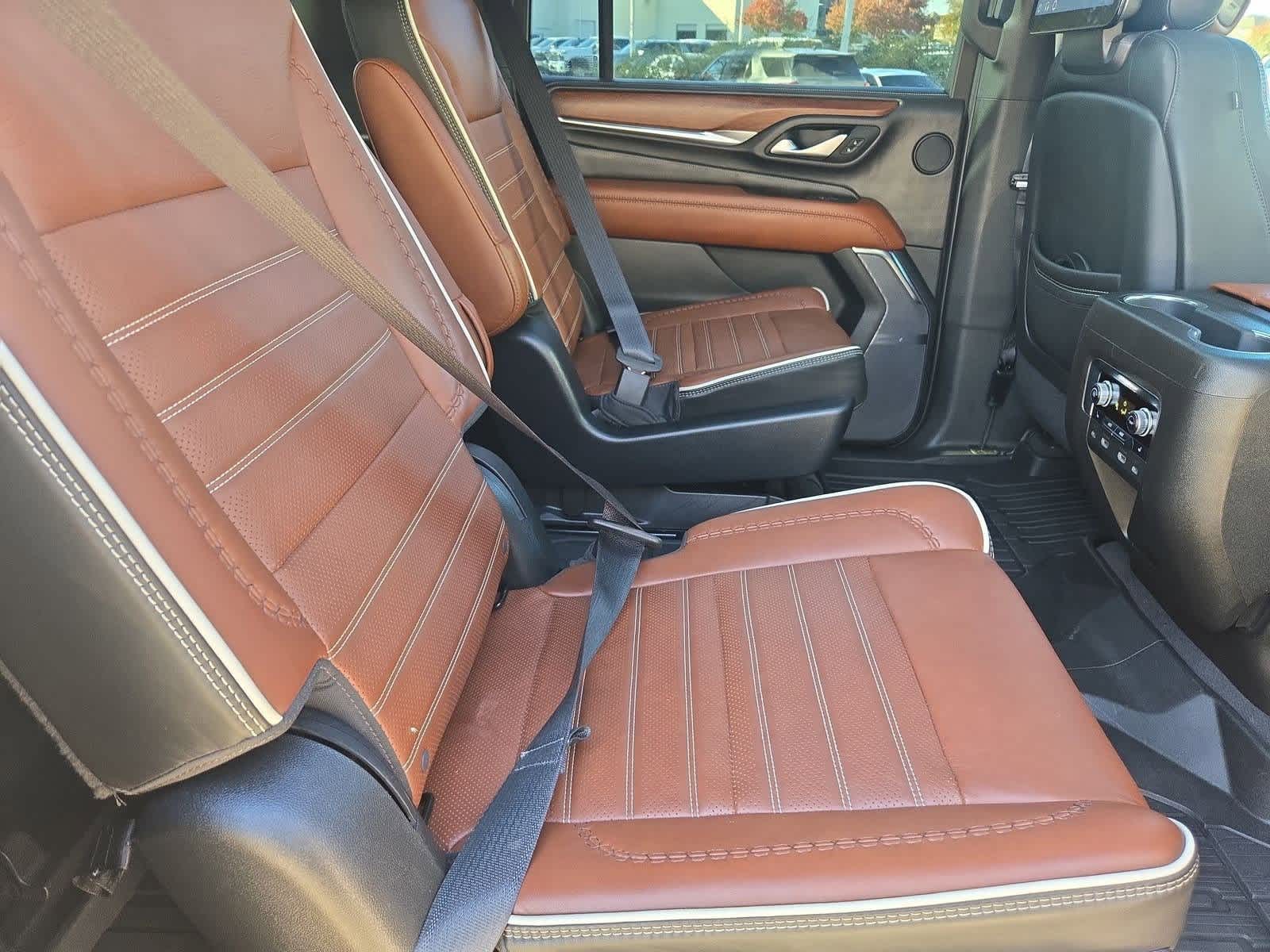 Thumbnail: 2023 GMC Yukon XL - 21