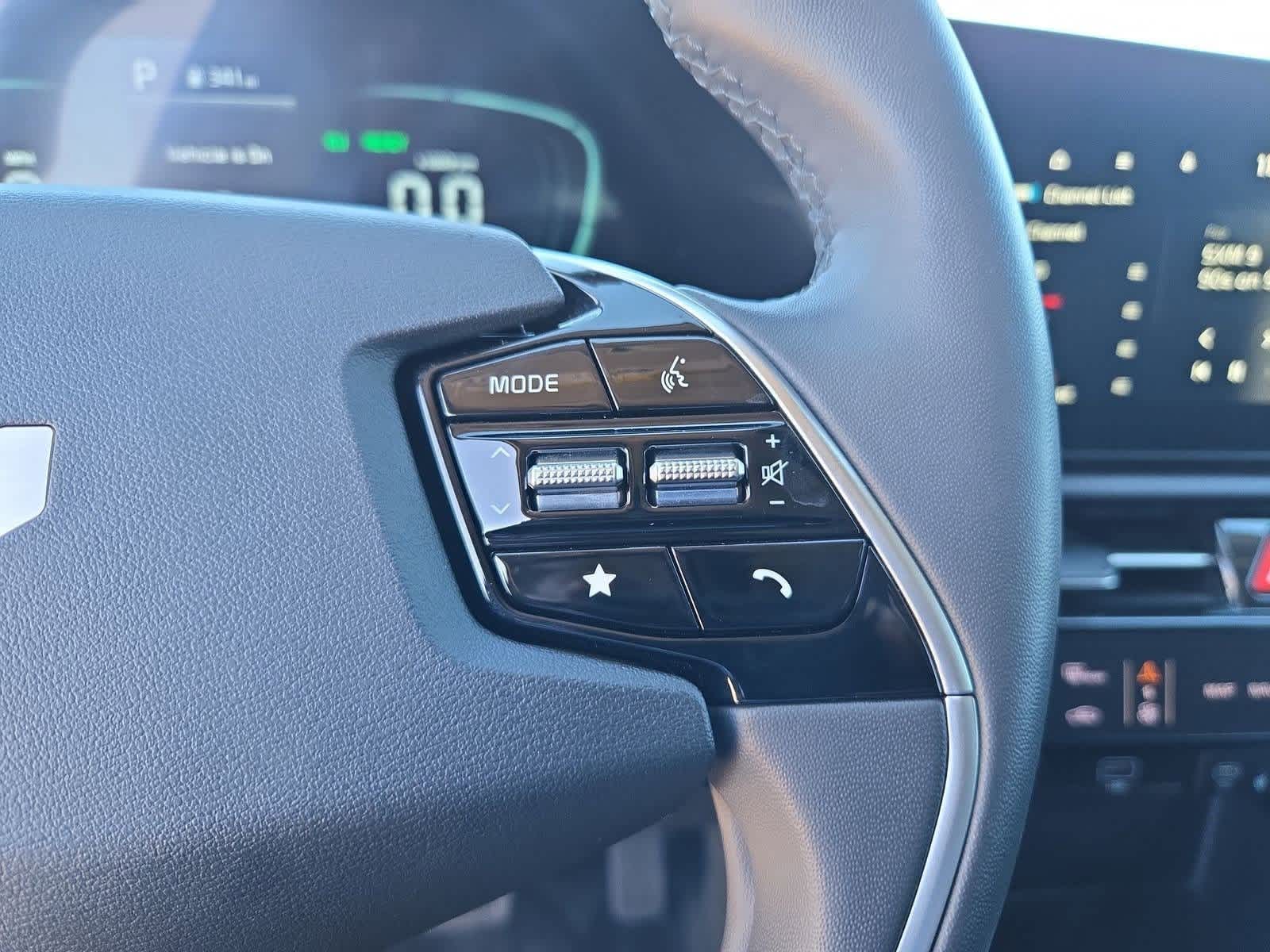 Thumbnail: 2023 Kia Niro - 23