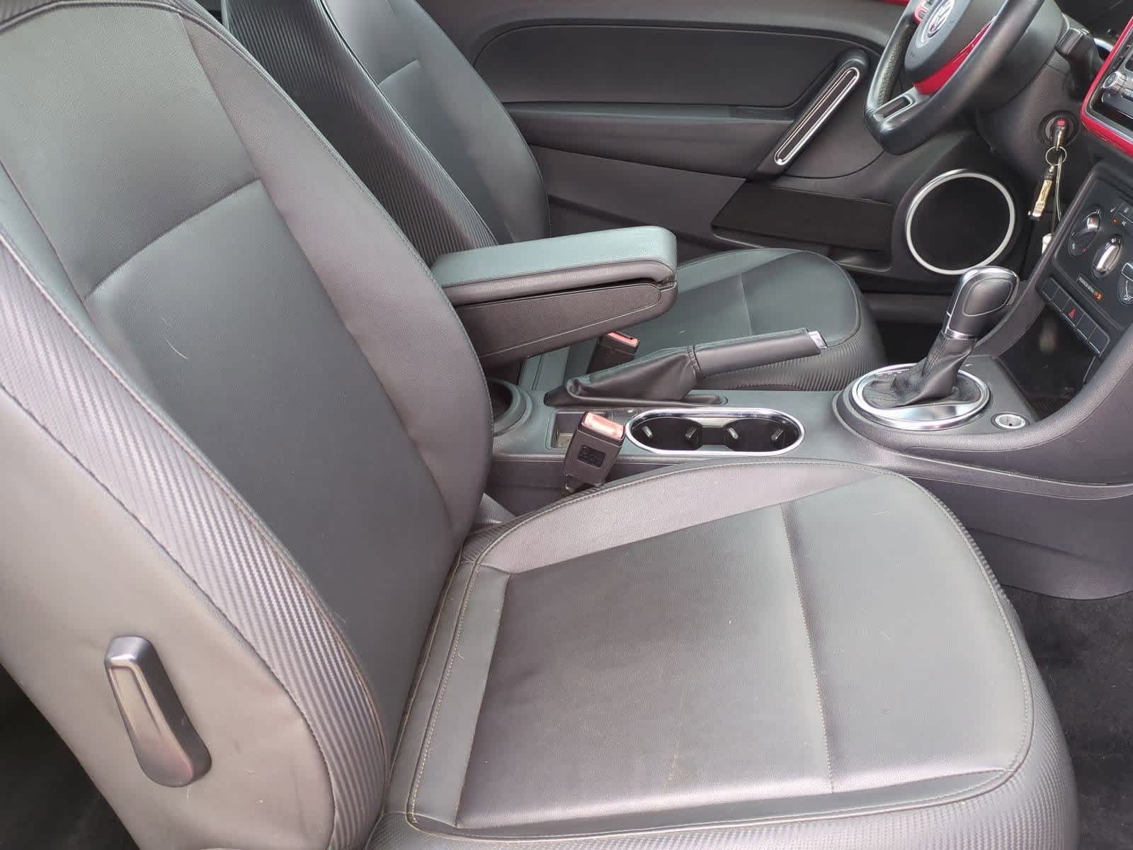 Thumbnail: 2014 Volkswagen Beetle - 18