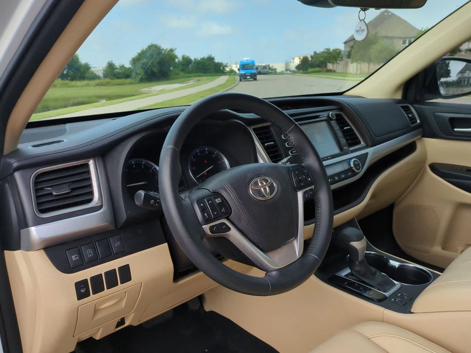 Thumbnail: 2017 Toyota Highlander - 2