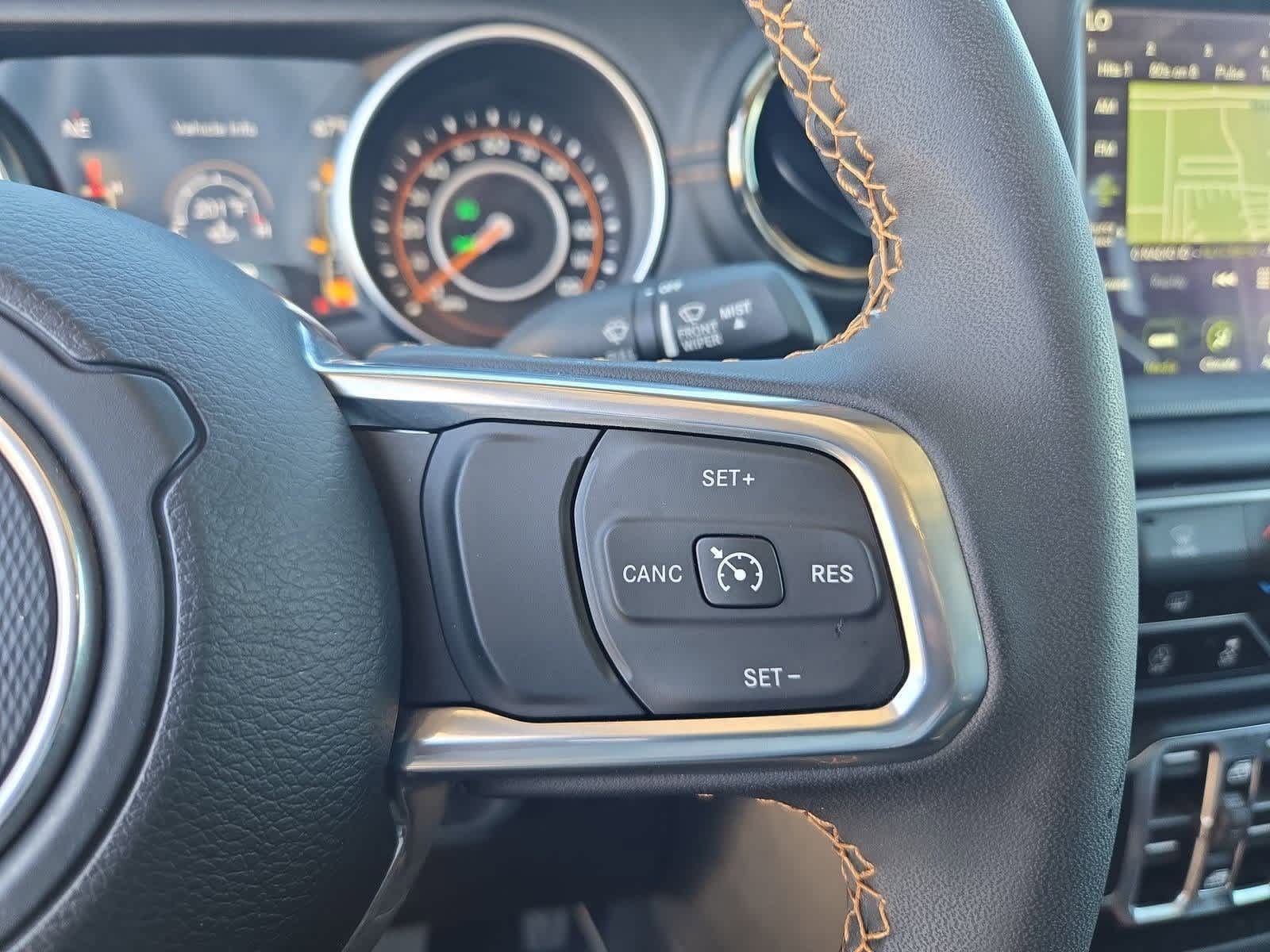 Thumbnail: 2023 Jeep Gladiator - 21