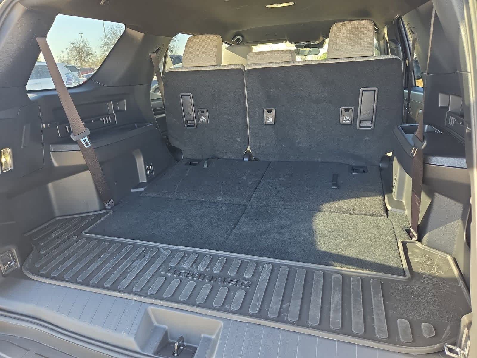 Thumbnail: 2025 Toyota 4Runner - 32