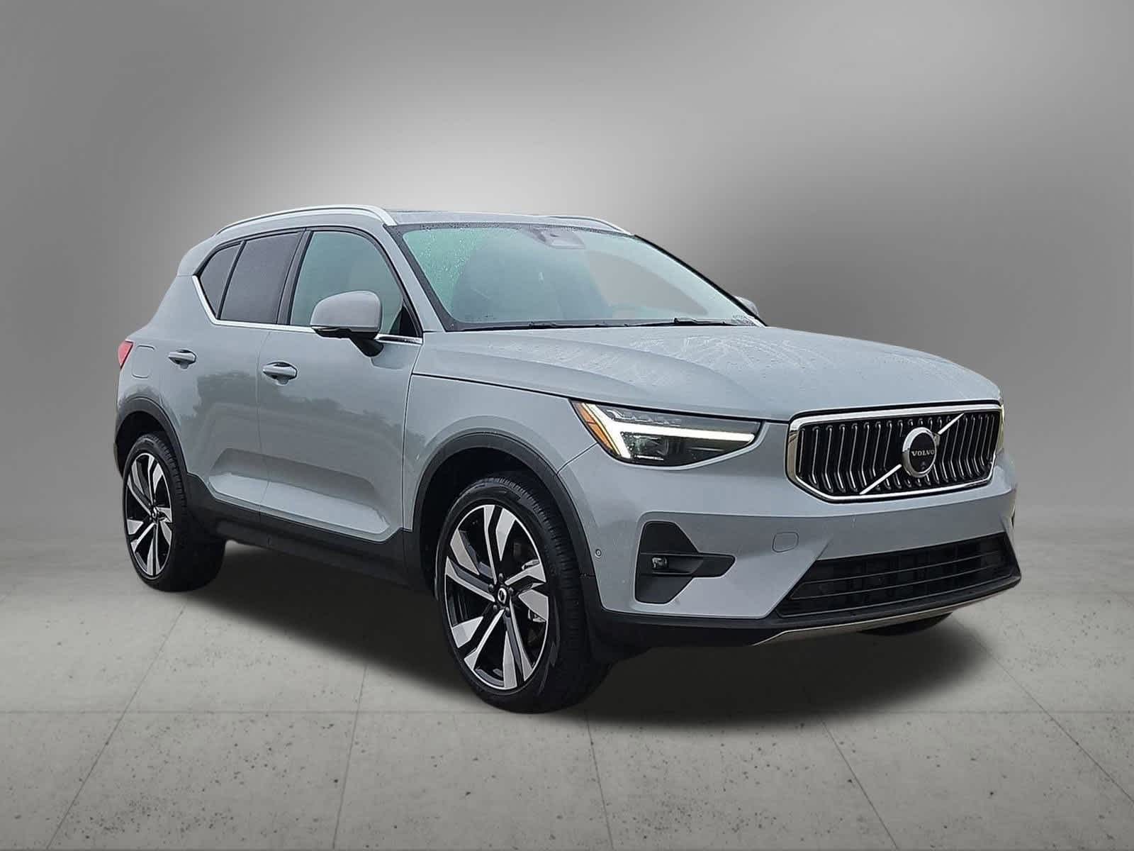 Thumbnail: 2024 Volvo XC40 - 8