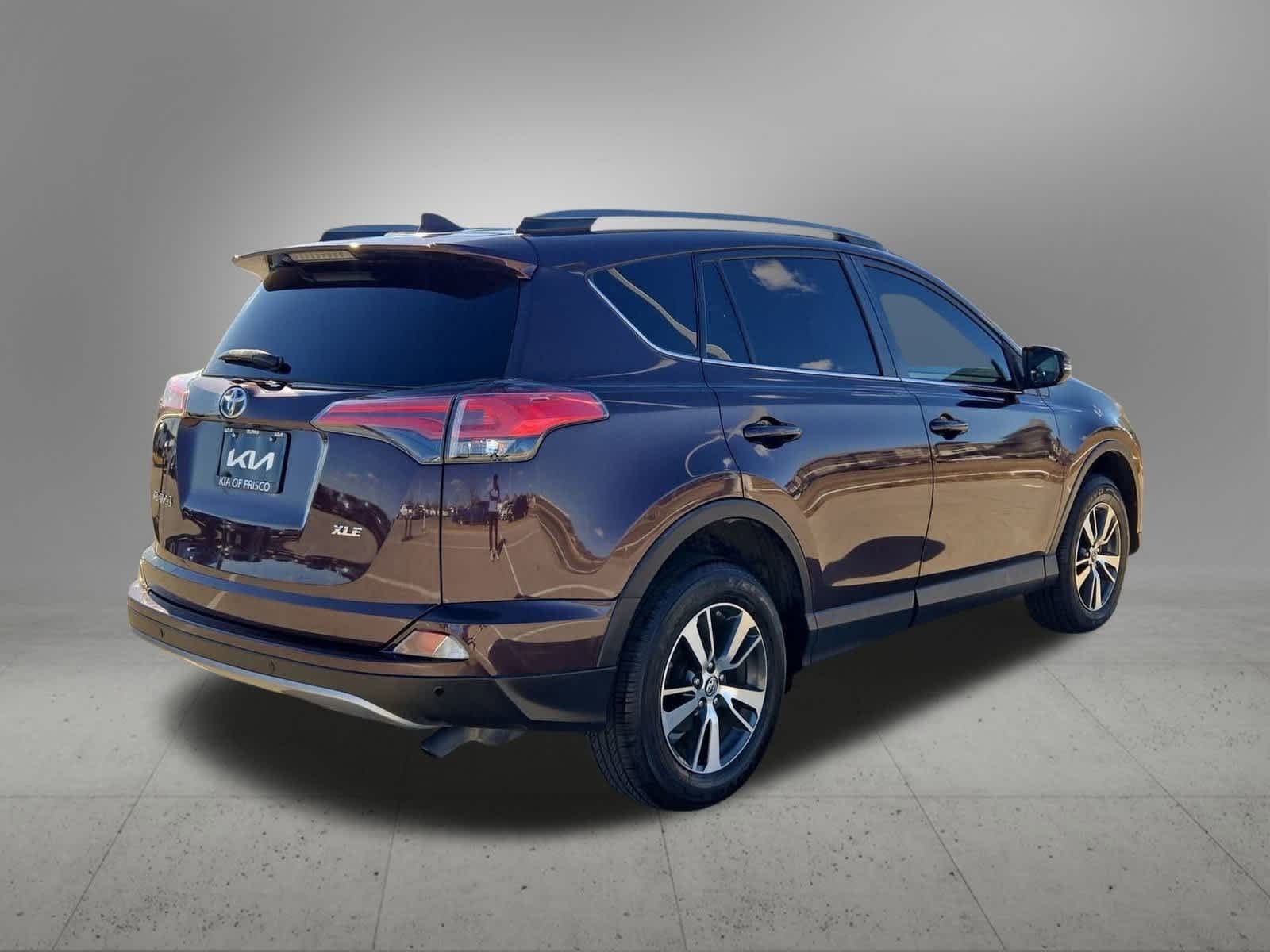 Thumbnail: 2018 Toyota RAV4 - 6