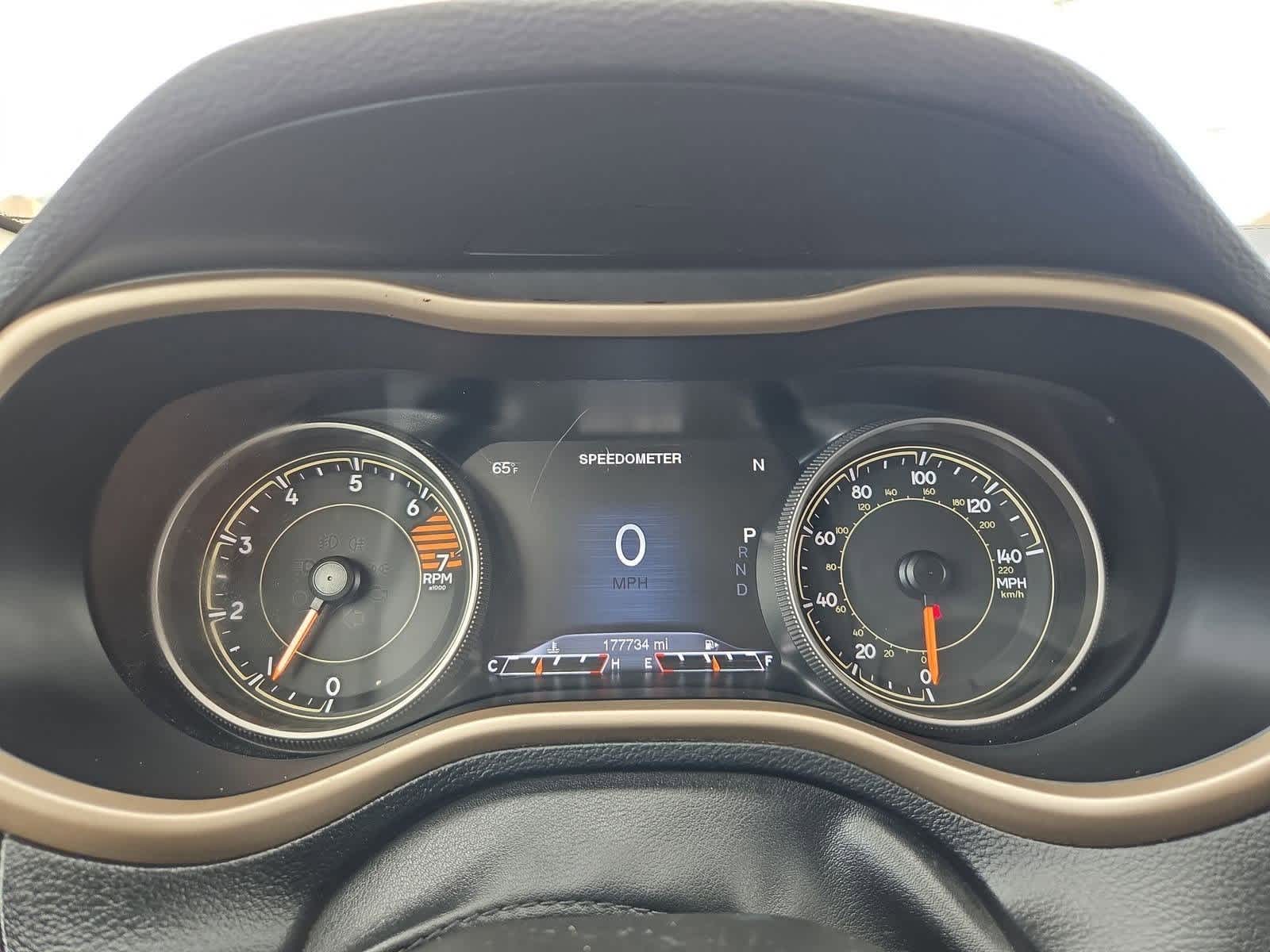 Thumbnail: 2018 Jeep Cherokee - 32