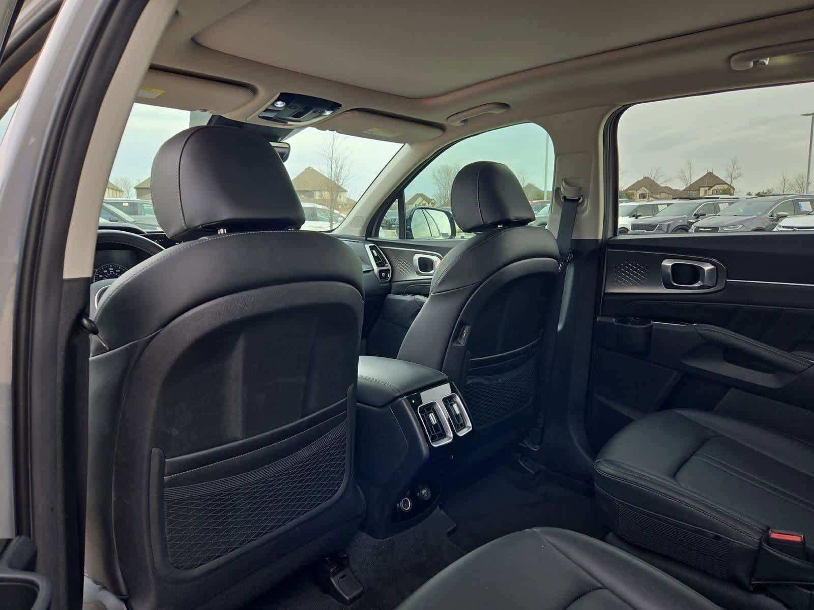 Thumbnail: 2022 Kia Sorento - 22