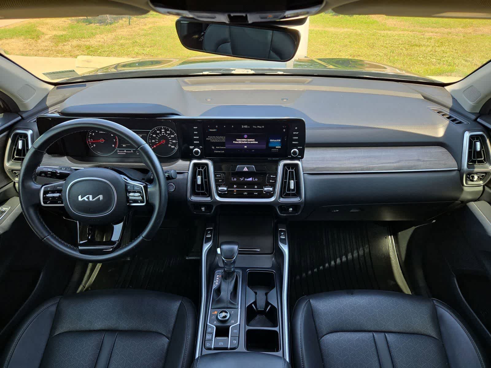Thumbnail: 2023 Kia Sorento - 14