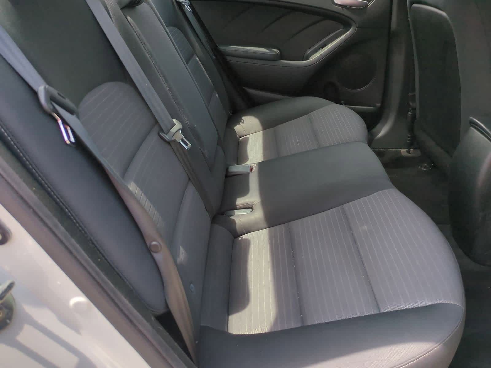 Thumbnail: 2018 Kia Forte - 19