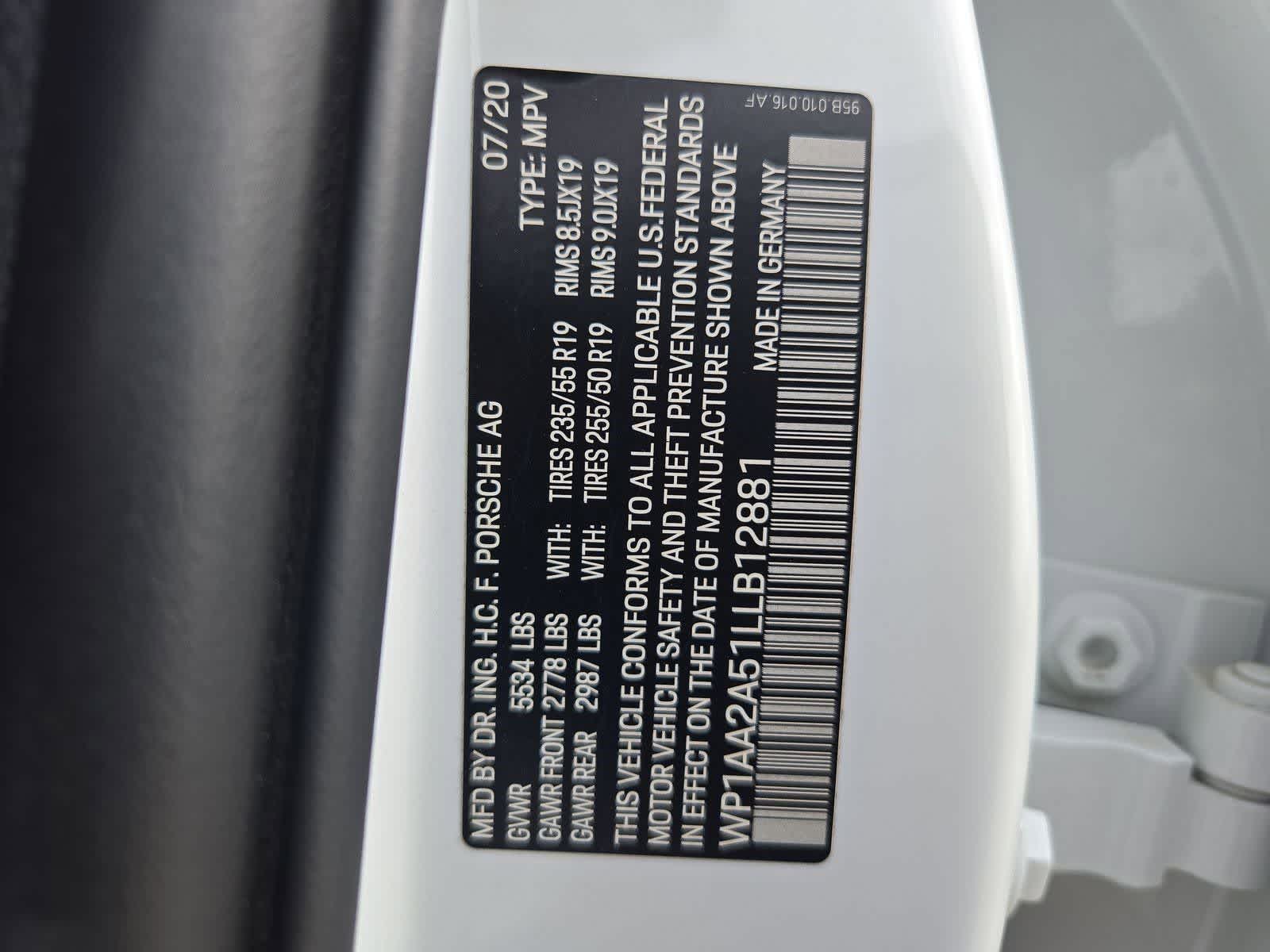 Thumbnail: 2020 Porsche Macan - 34