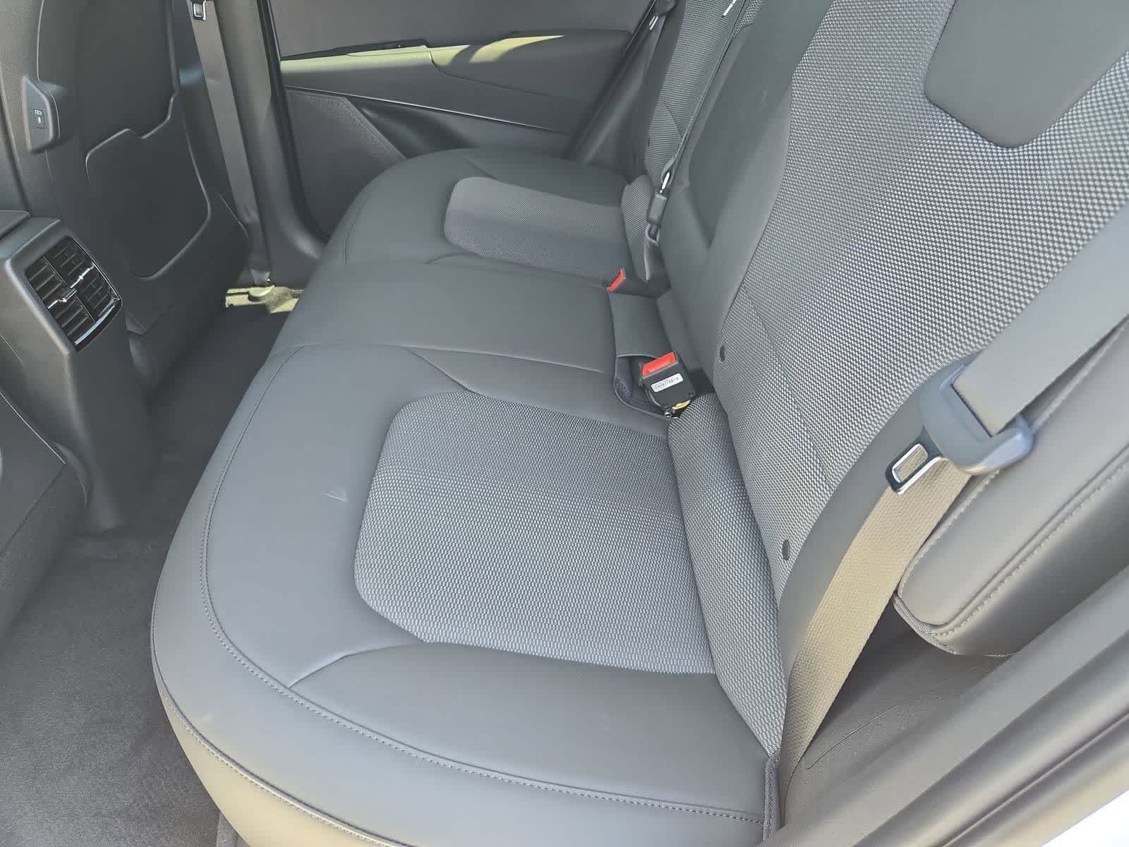 Thumbnail: 2024 Kia Niro - 17