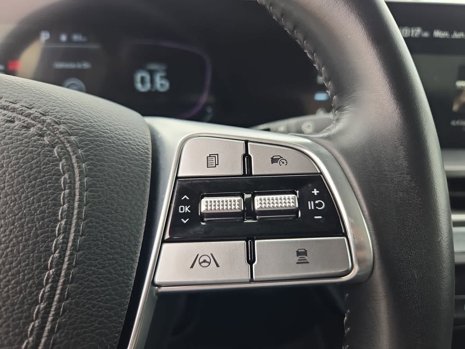 Thumbnail: 2023 Kia Telluride - 24