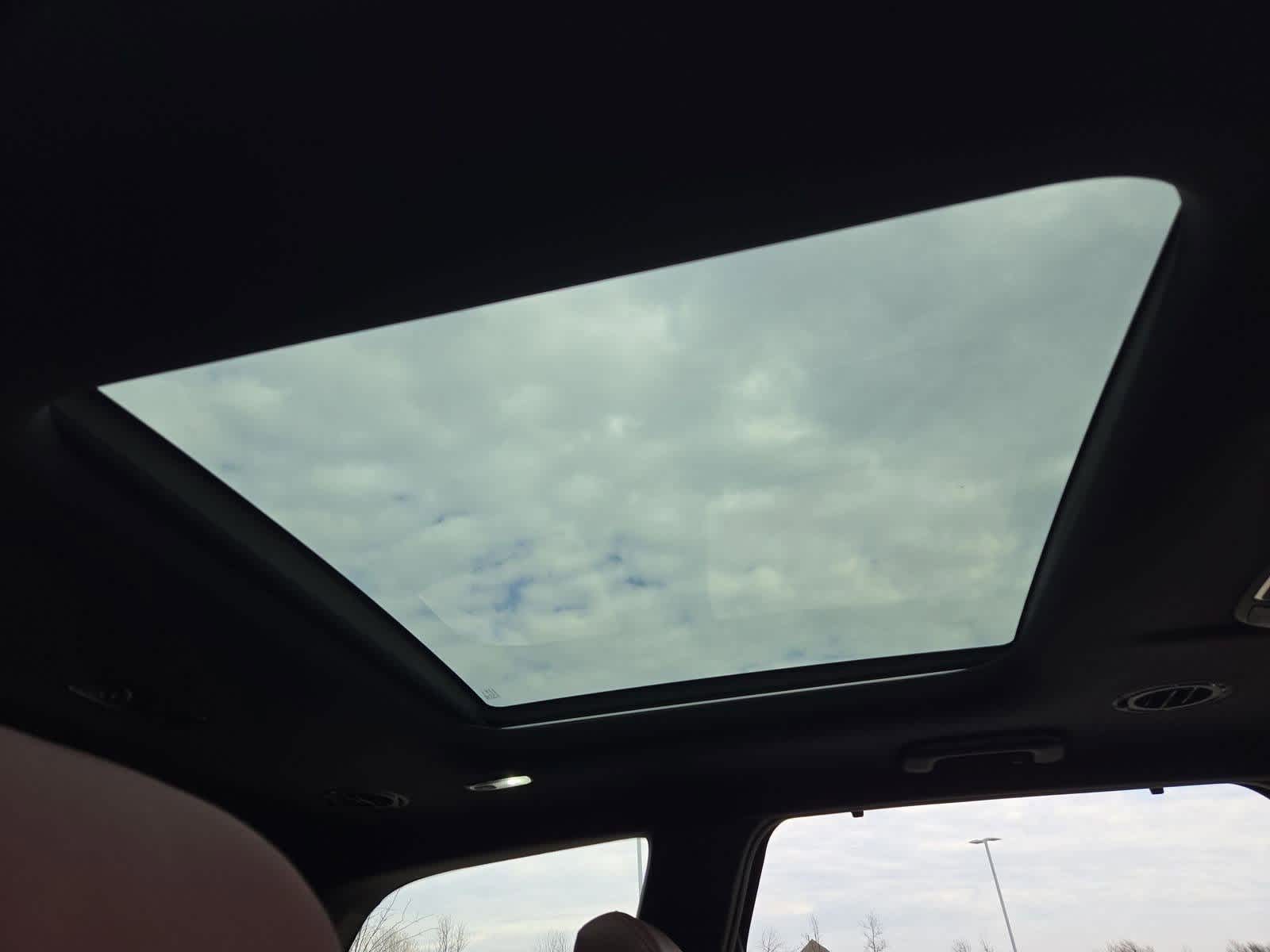 Thumbnail: 2023 Kia Telluride - 21