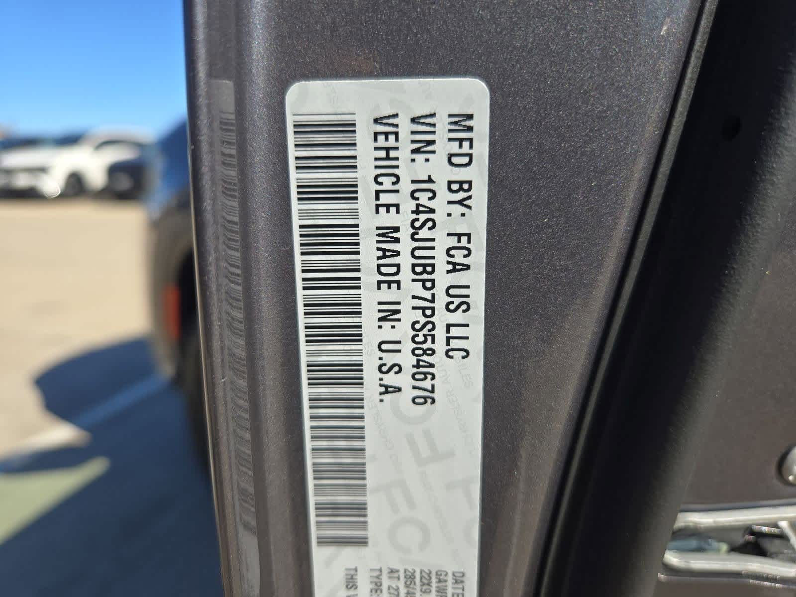 Thumbnail: 2023 Jeep Wagoneer - 37