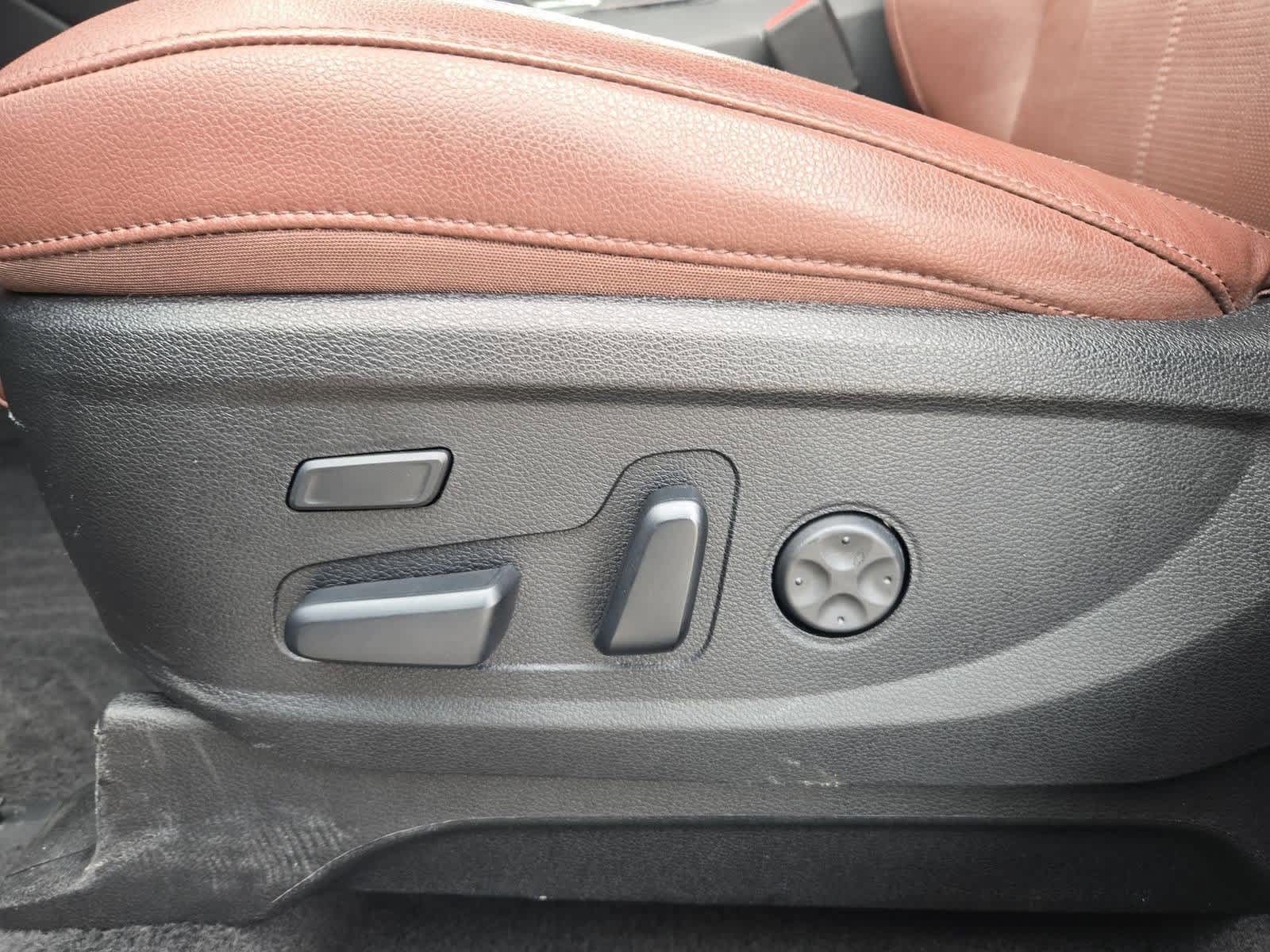 Thumbnail: 2023 Kia Telluride - 16