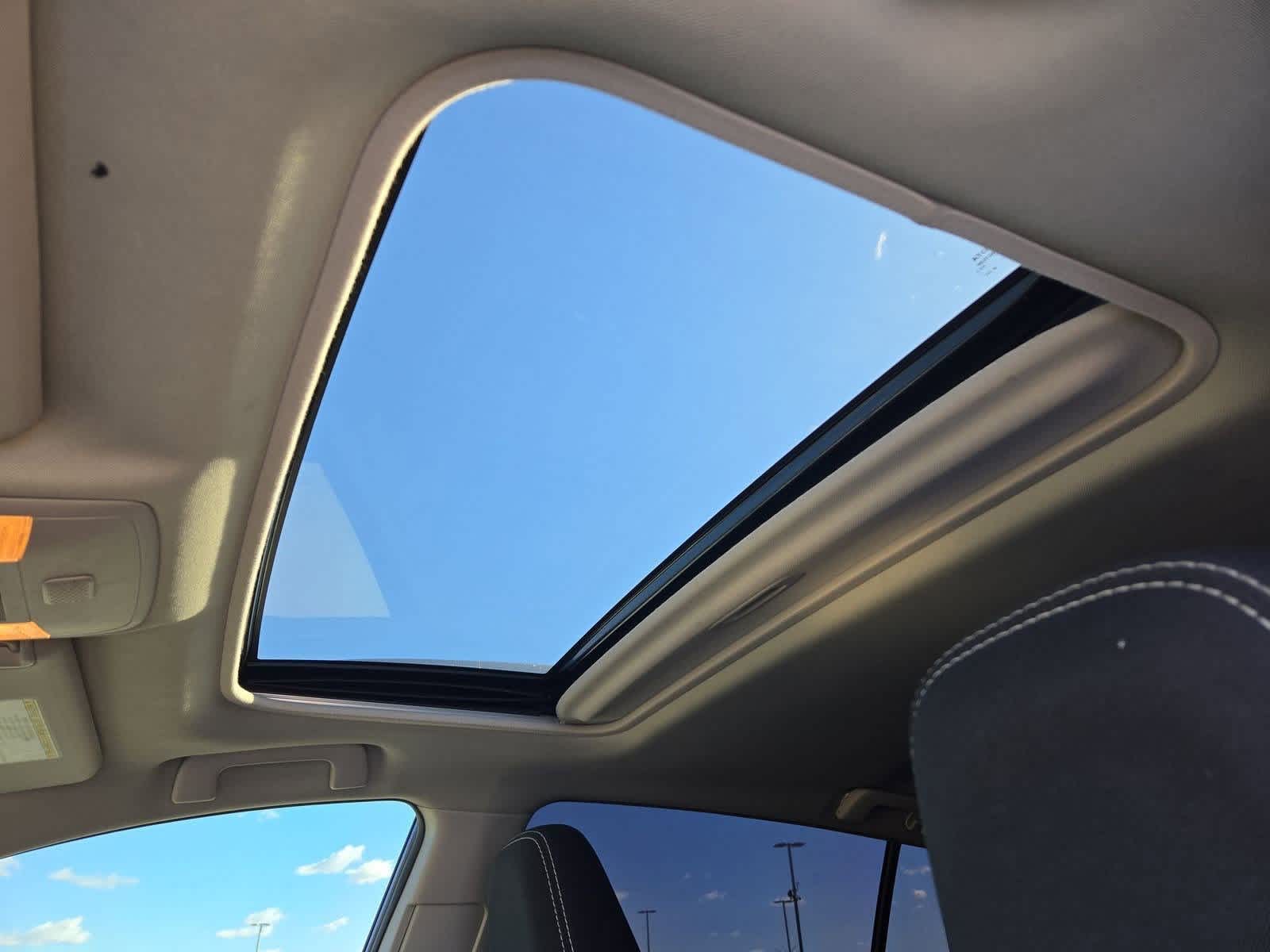 Thumbnail: 2018 Toyota RAV4 - 19