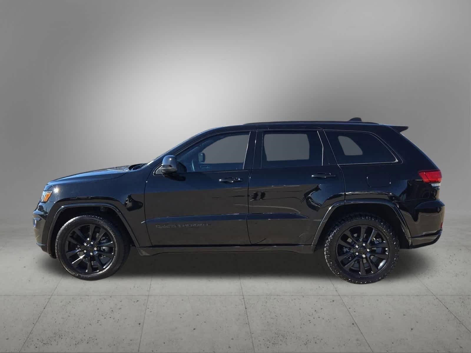 Thumbnail: 2019 Jeep Grand Cherokee - 3