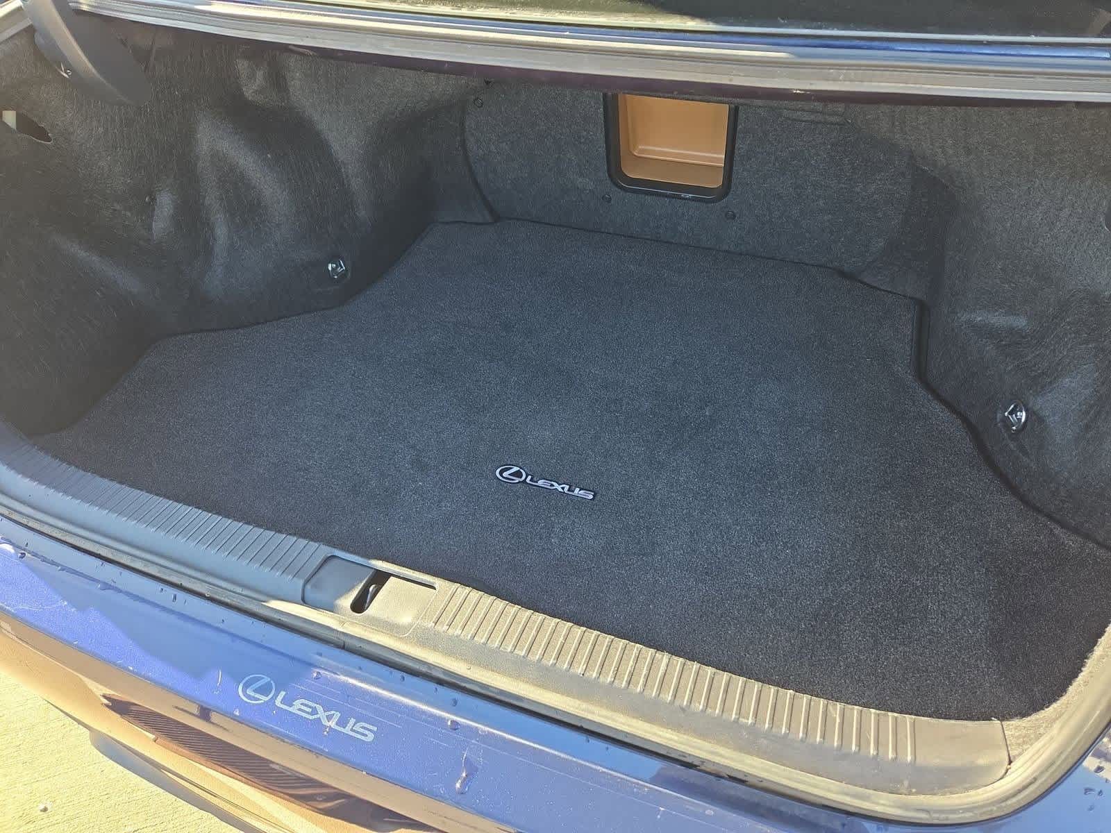 Thumbnail: 2017 Lexus ES - 34