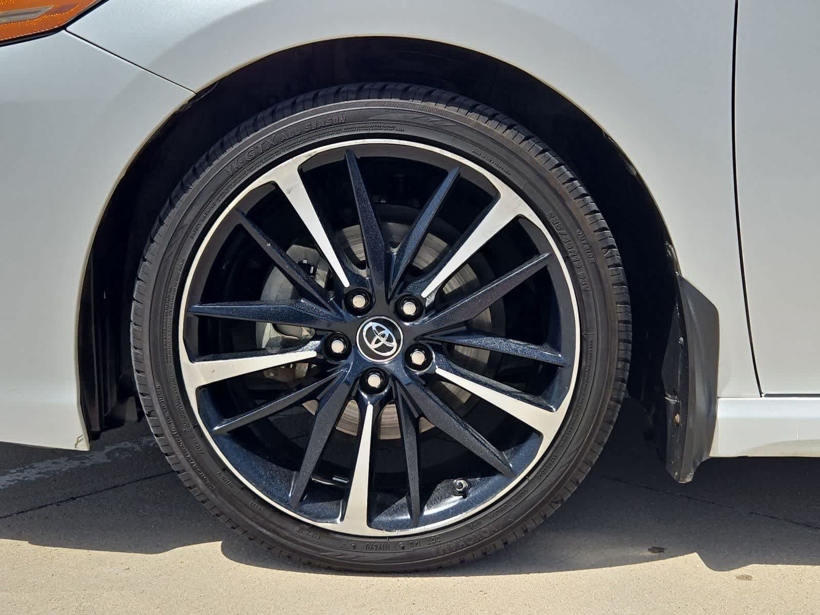 2018 Toyota Camry XSE - Photo 12