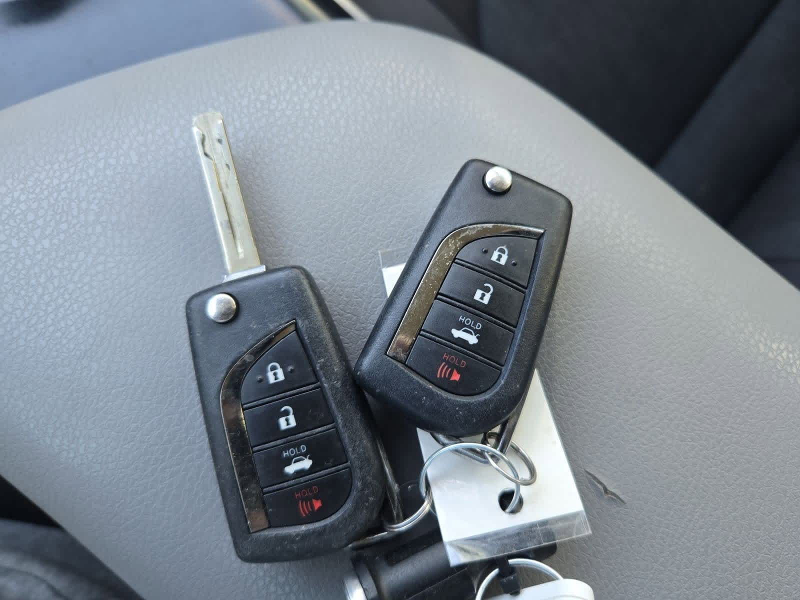 Thumbnail: 2020 Toyota Camry - 32