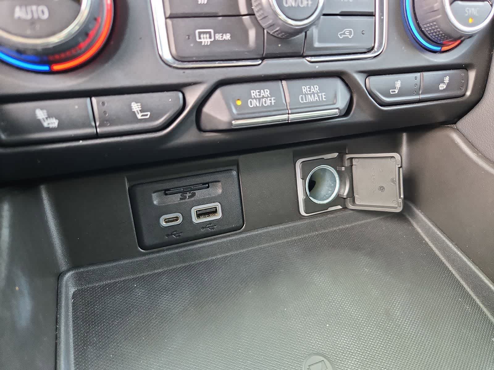 Thumbnail: 2021 Chevrolet Tahoe - 31