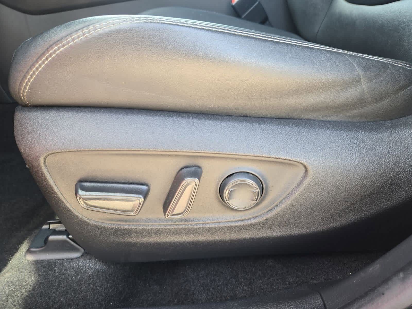 Thumbnail: 2021 Toyota RAV4 - 17