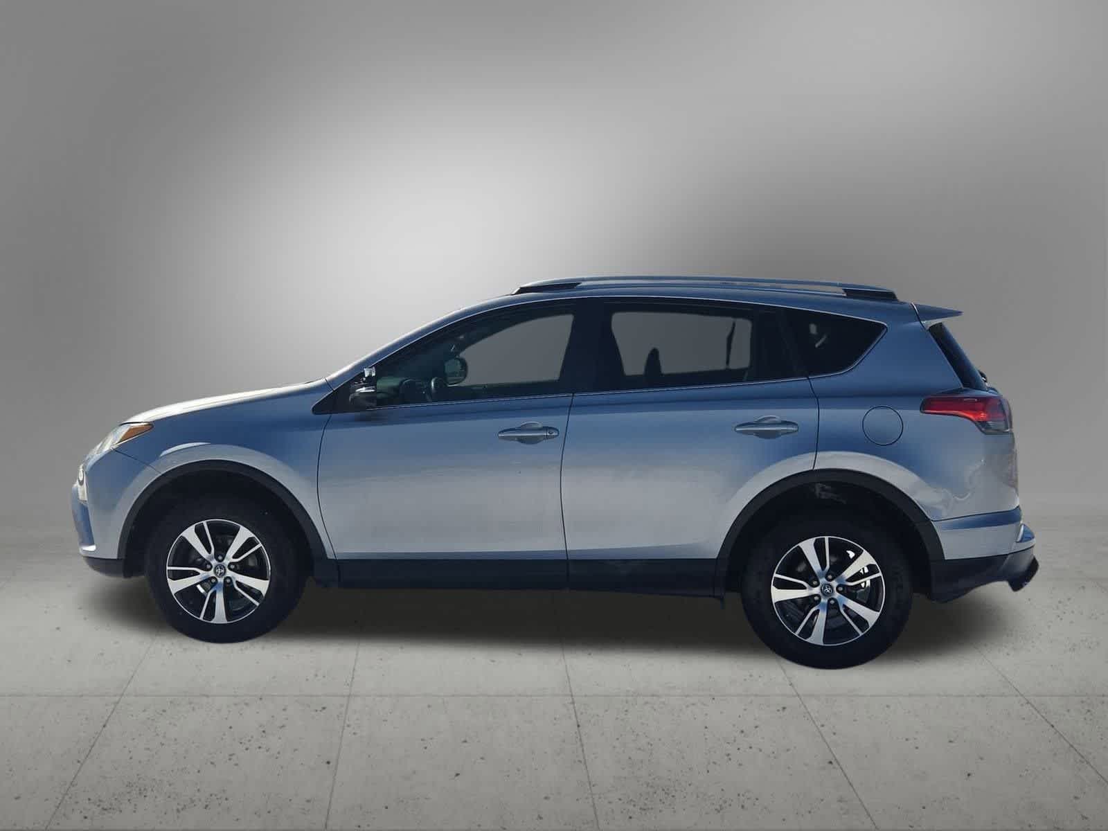 Thumbnail: 2016 Toyota RAV4 - 3