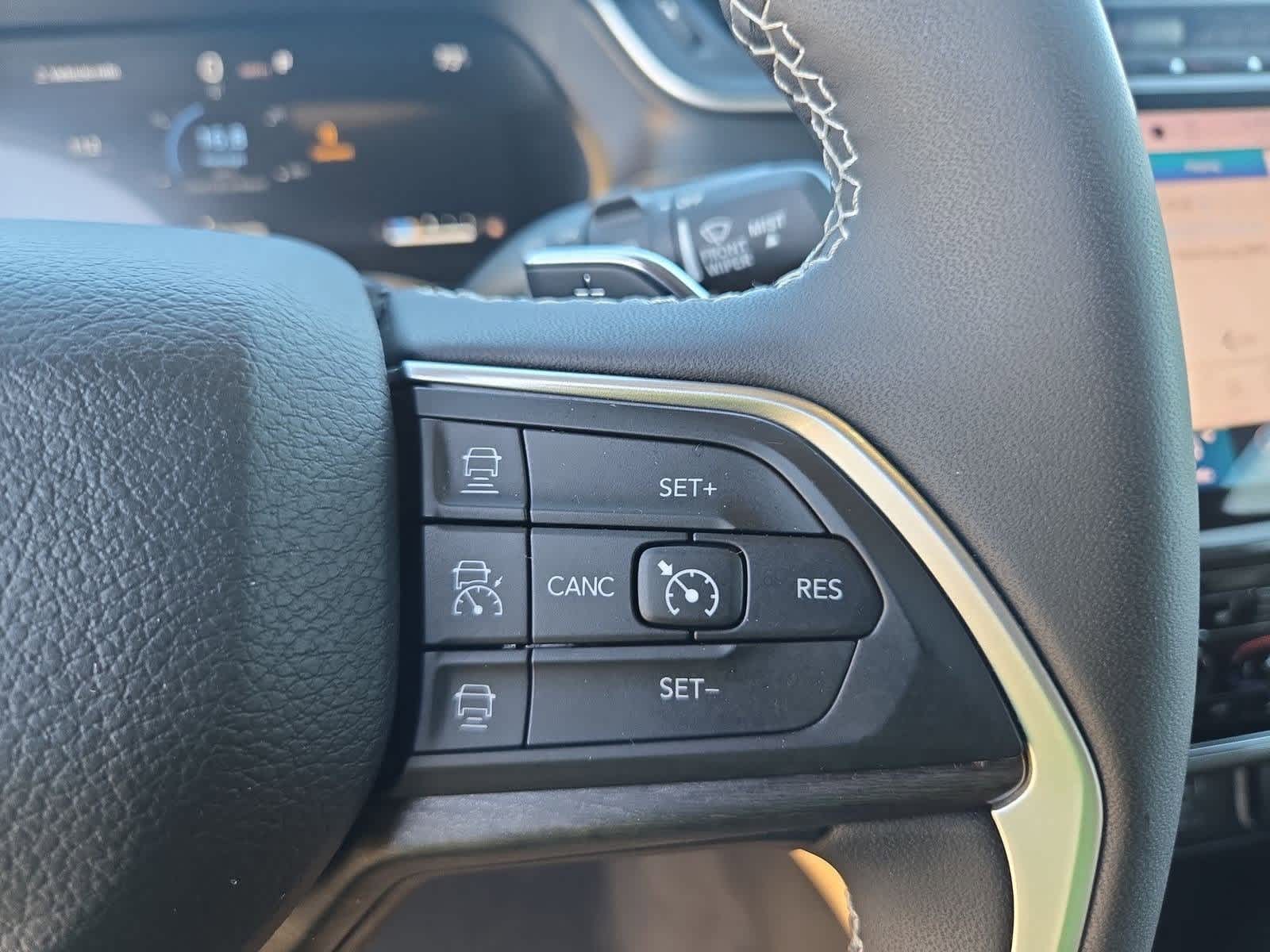 Thumbnail: 2023 Jeep Grand Cherokee - 25