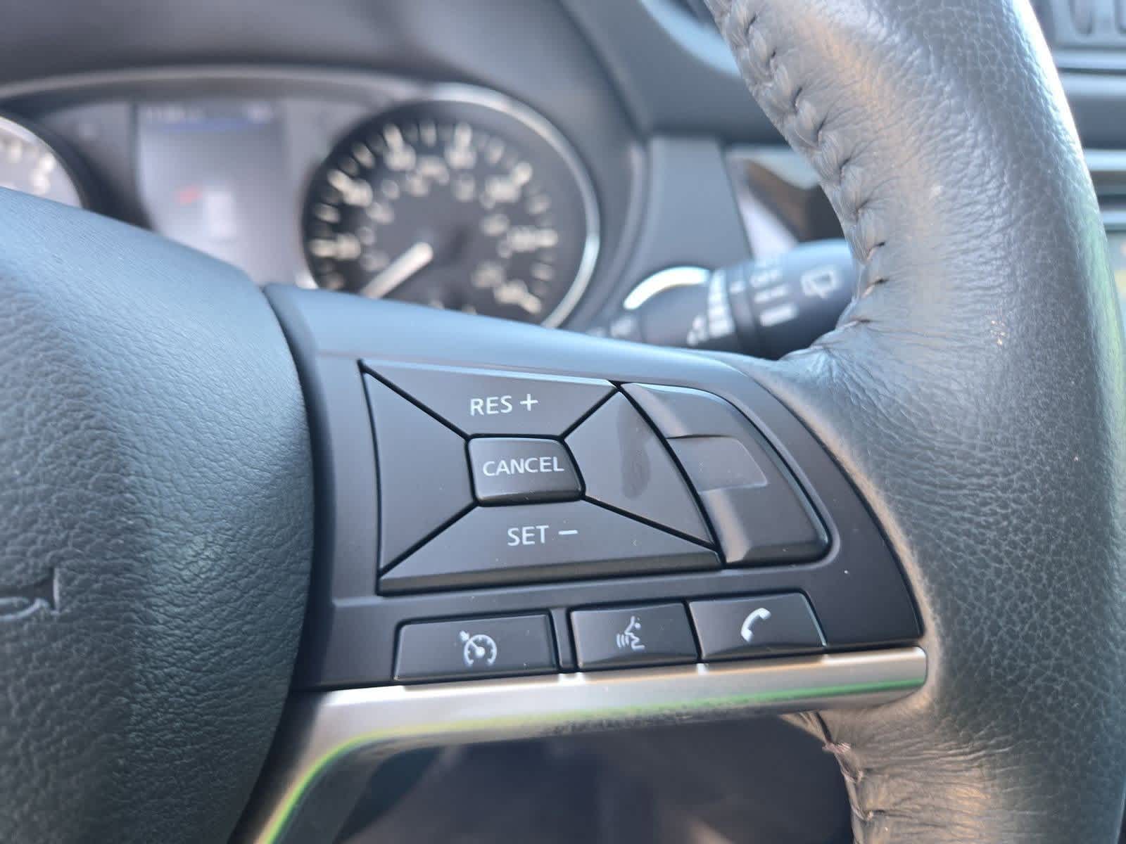 Thumbnail: 2018 Nissan Rogue - 22