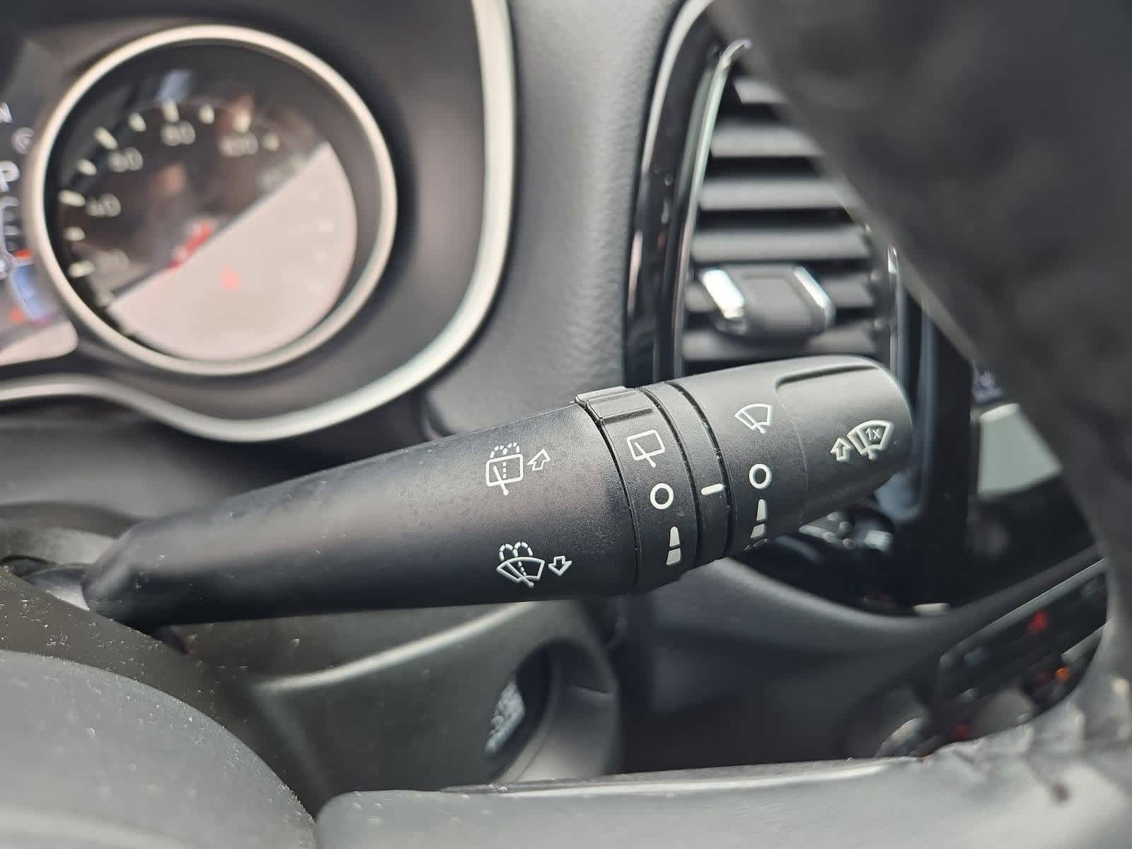 Thumbnail: 2019 Jeep Compass - 25