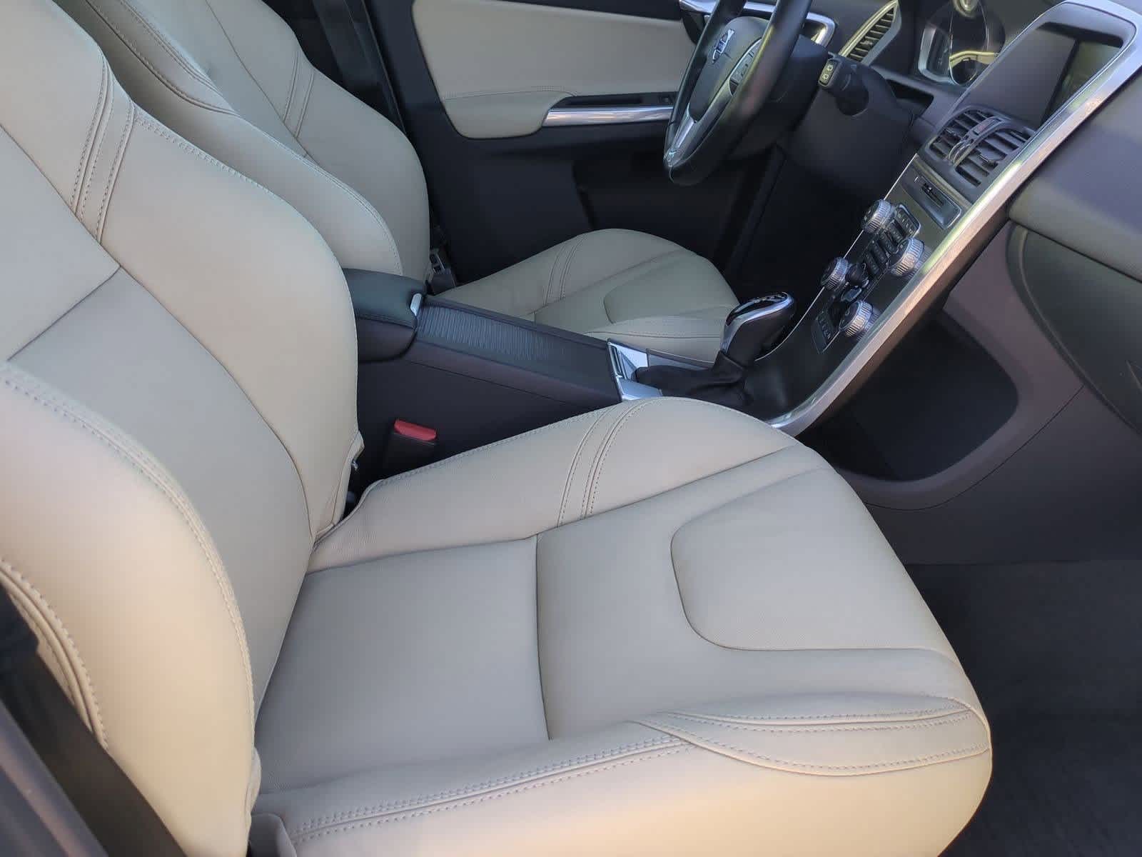 Thumbnail: 2016 Volvo XC60 - 21