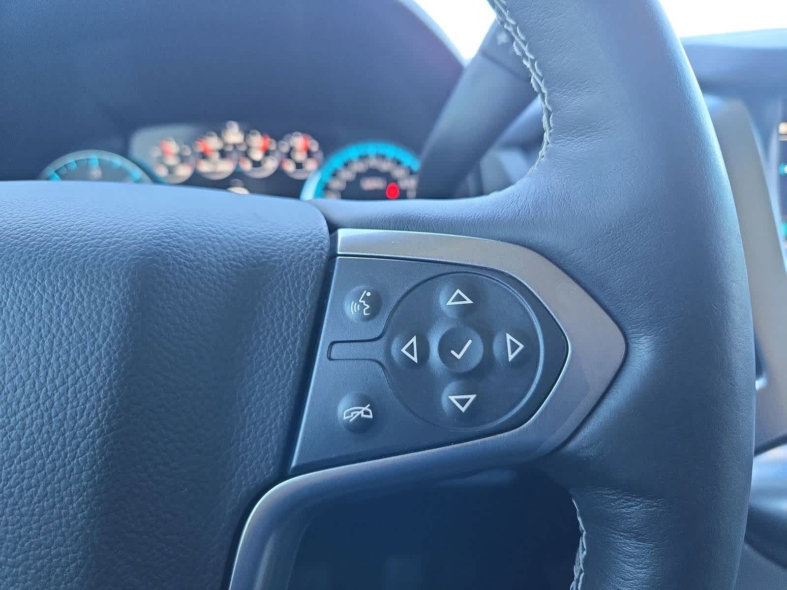 Thumbnail: 2017 Chevrolet Suburban - 24