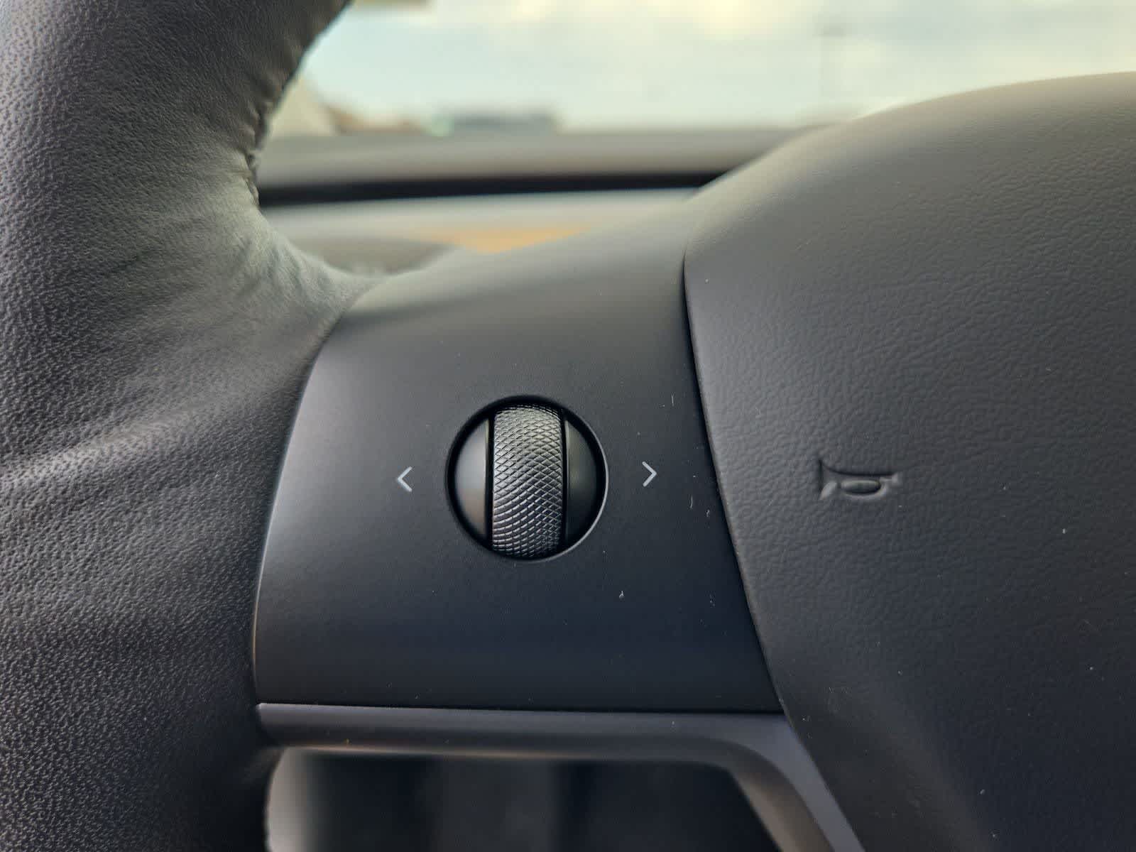 Thumbnail: 2023 Tesla Model 3 - 27