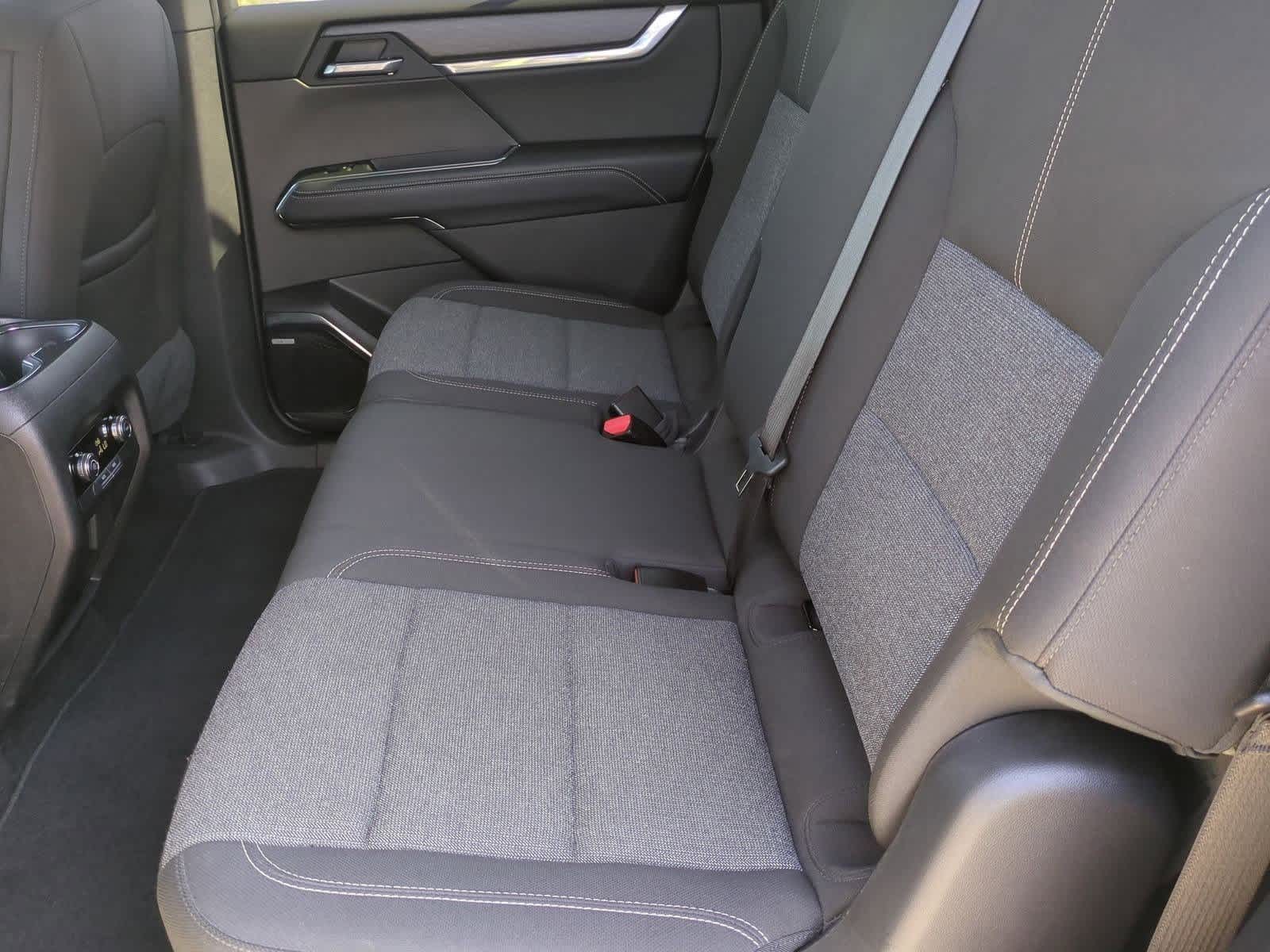 Thumbnail: 2025 GMC Acadia - 18