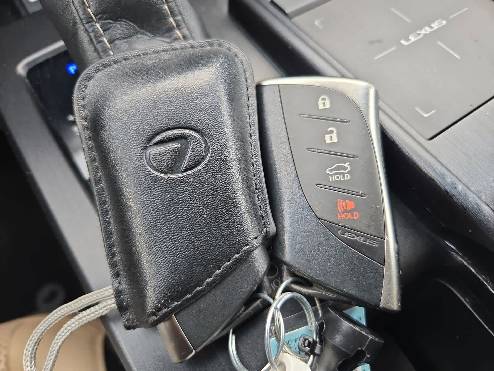 Thumbnail: 2021 Lexus ES - 34