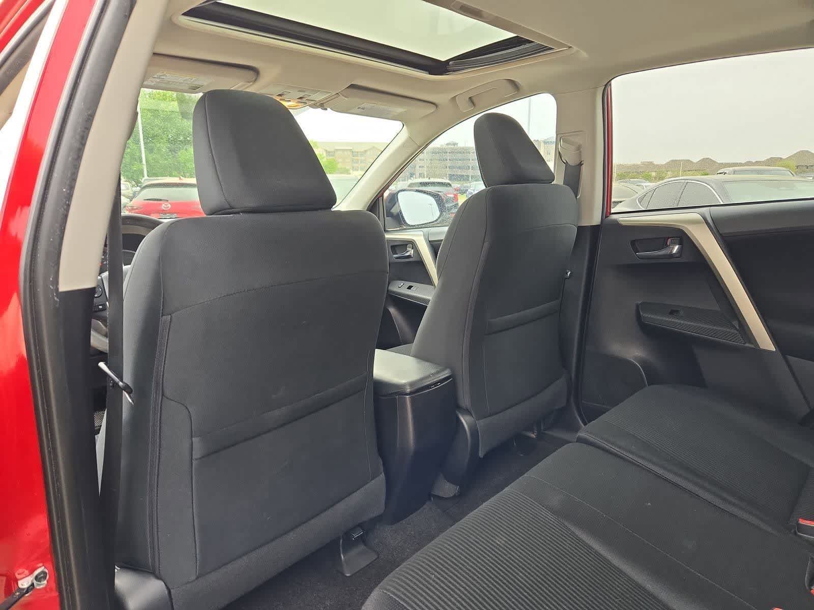 Thumbnail: 2014 Toyota RAV4 - 17