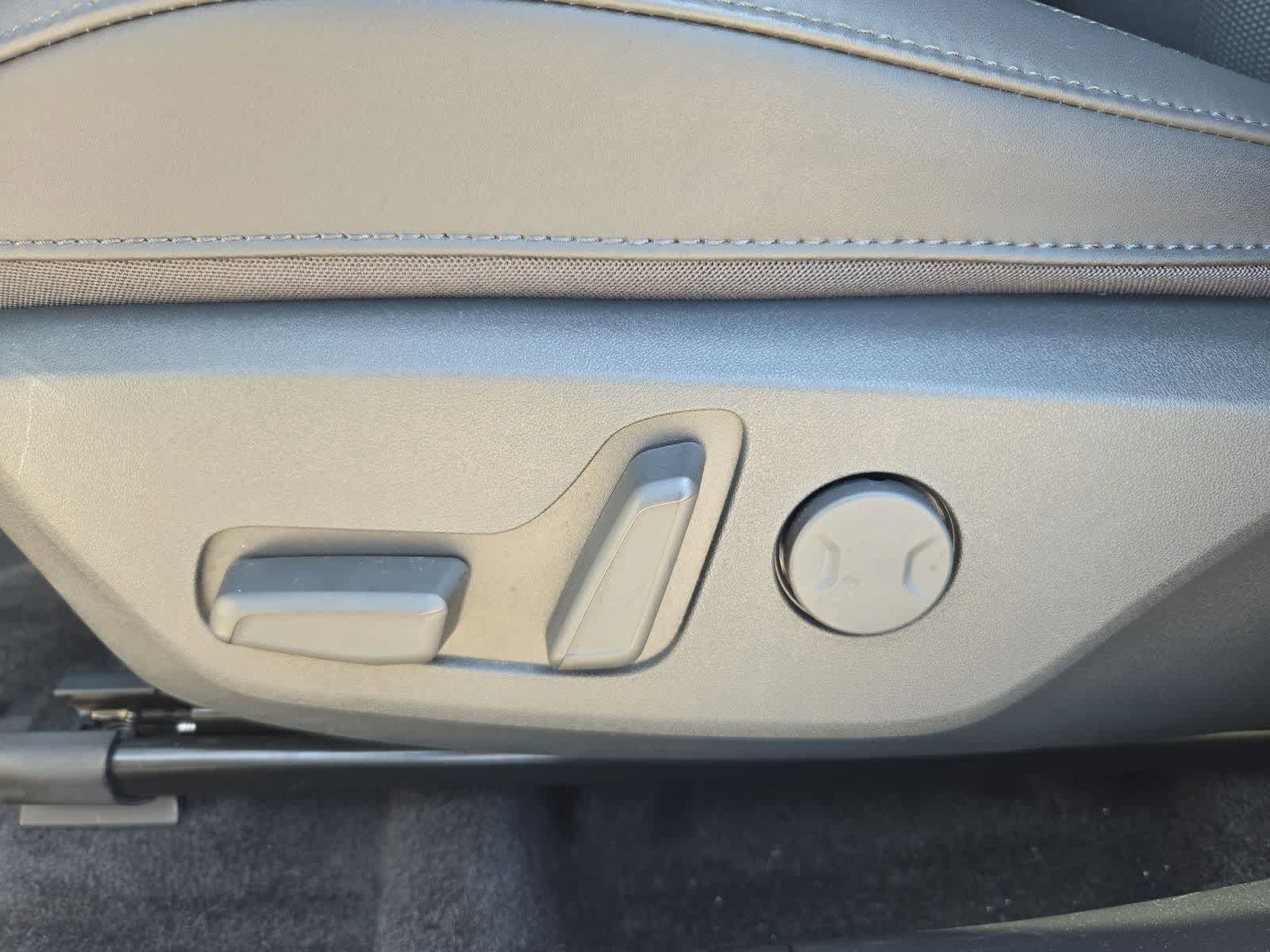 Thumbnail: 2024 Kia Niro - 15