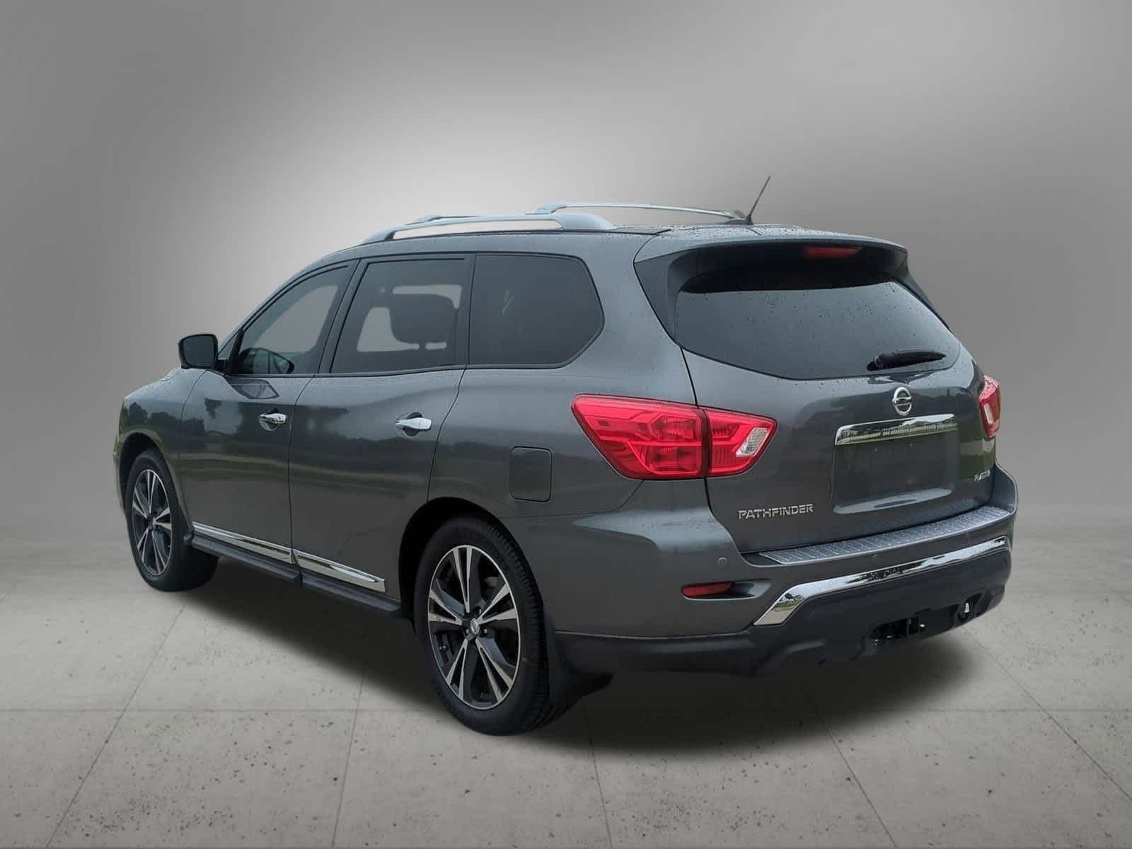 Thumbnail: 2017 Nissan Pathfinder - 4