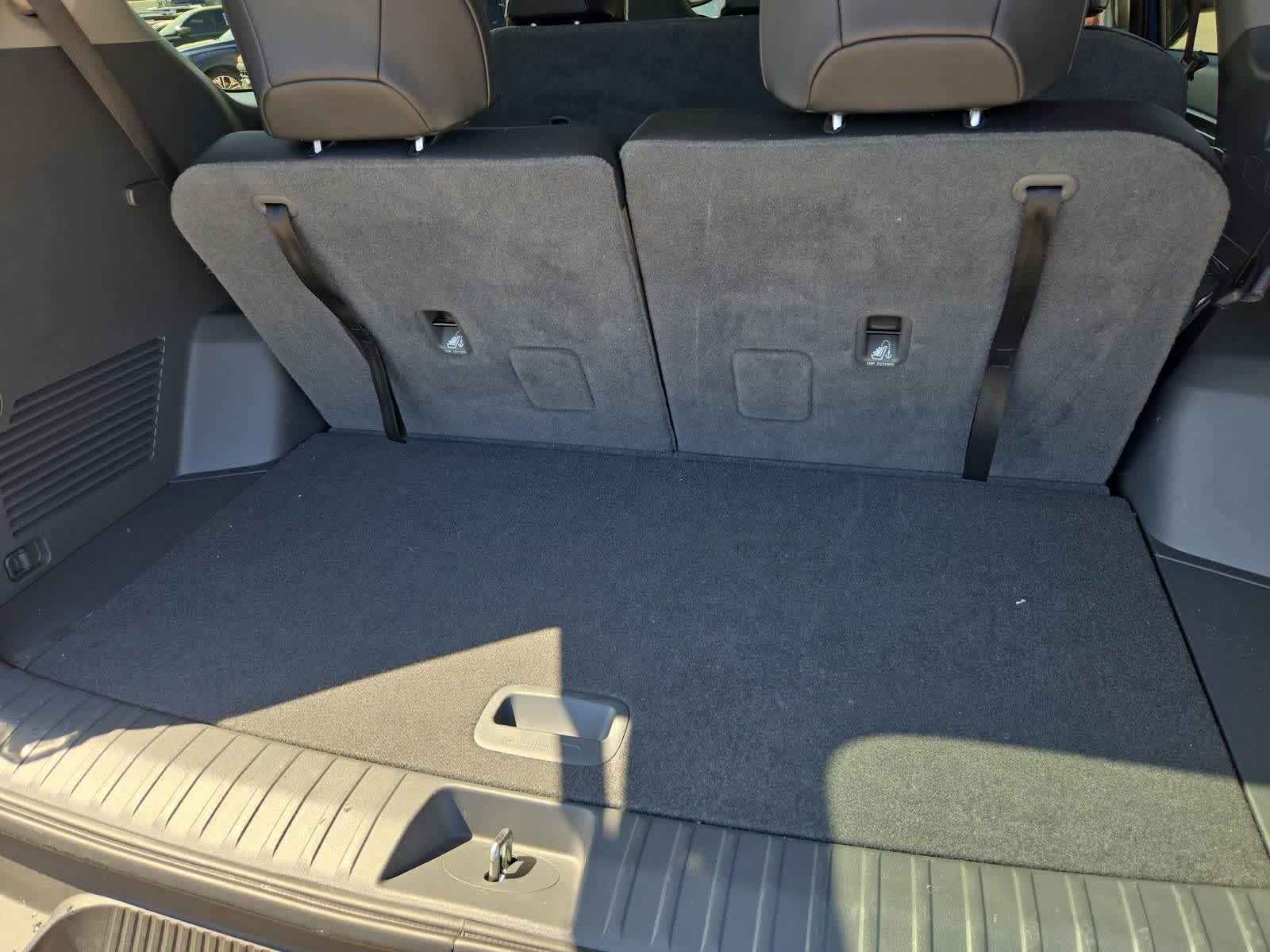 Thumbnail: 2024 Kia EV9 - 32