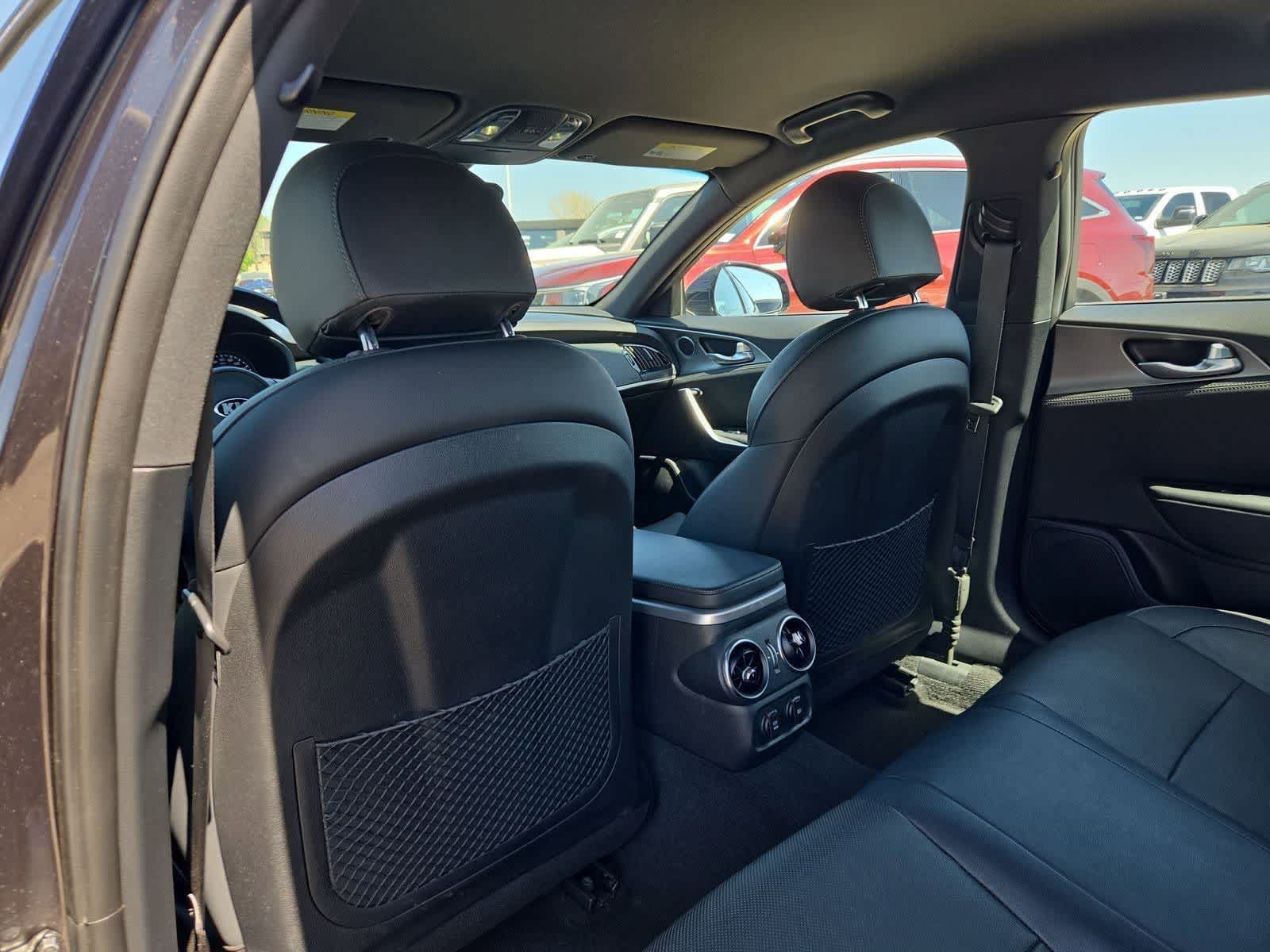 Thumbnail: 2019 Kia Stinger - 16