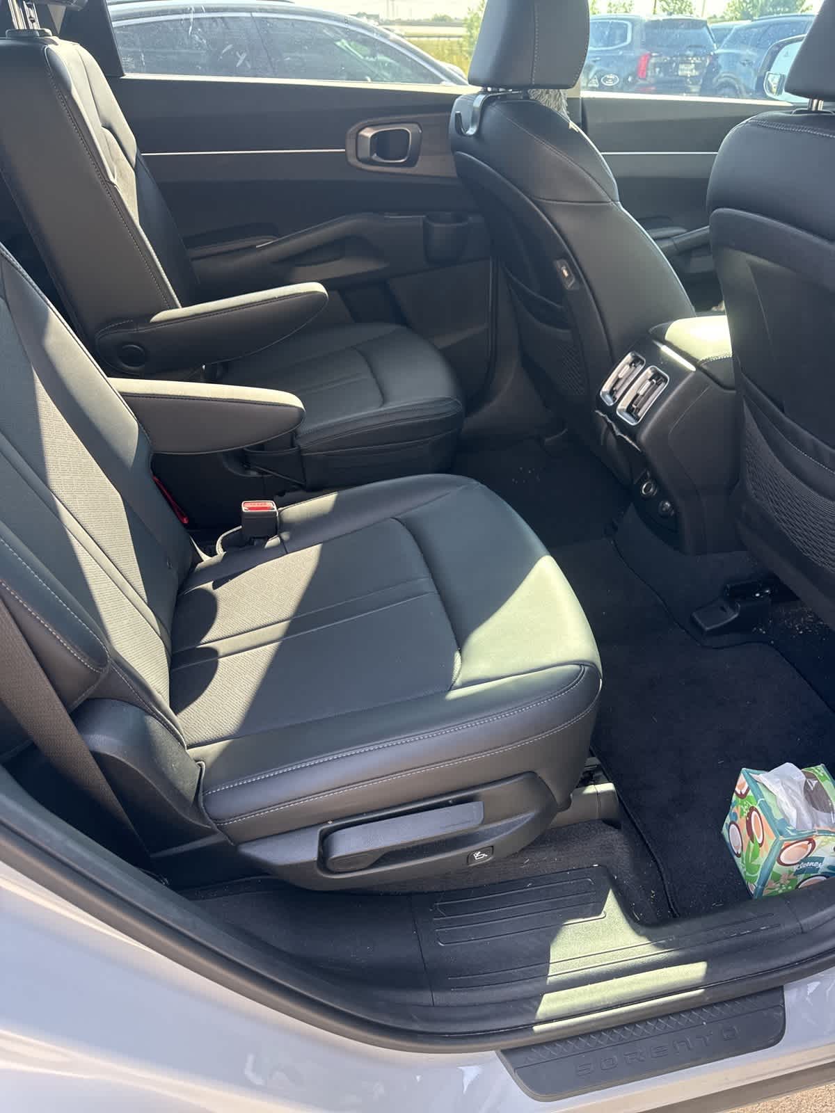 Thumbnail: 2023 Kia Sorento - 6