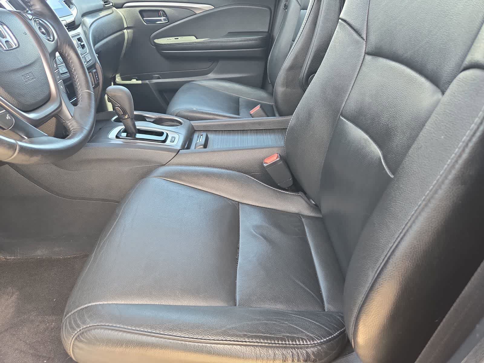 Thumbnail: 2016 Honda Pilot - 15