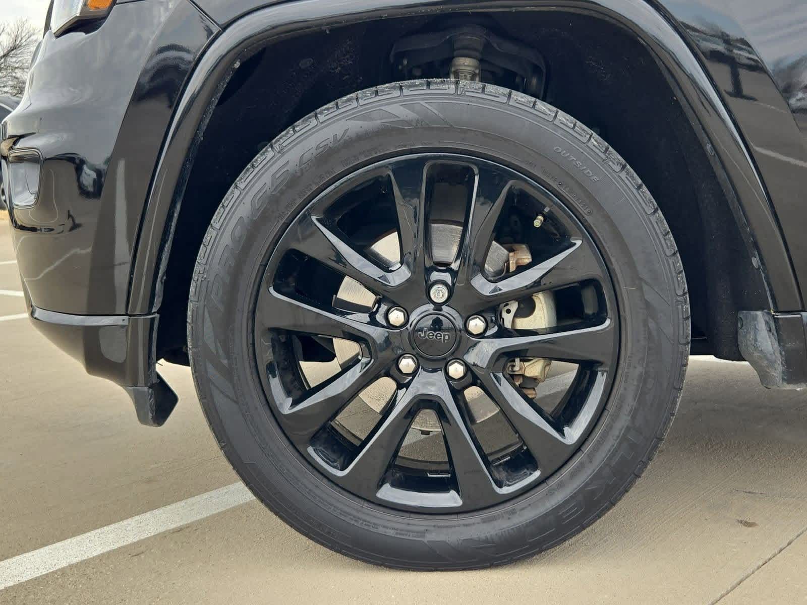 Thumbnail: 2017 Jeep Grand Cherokee - 12