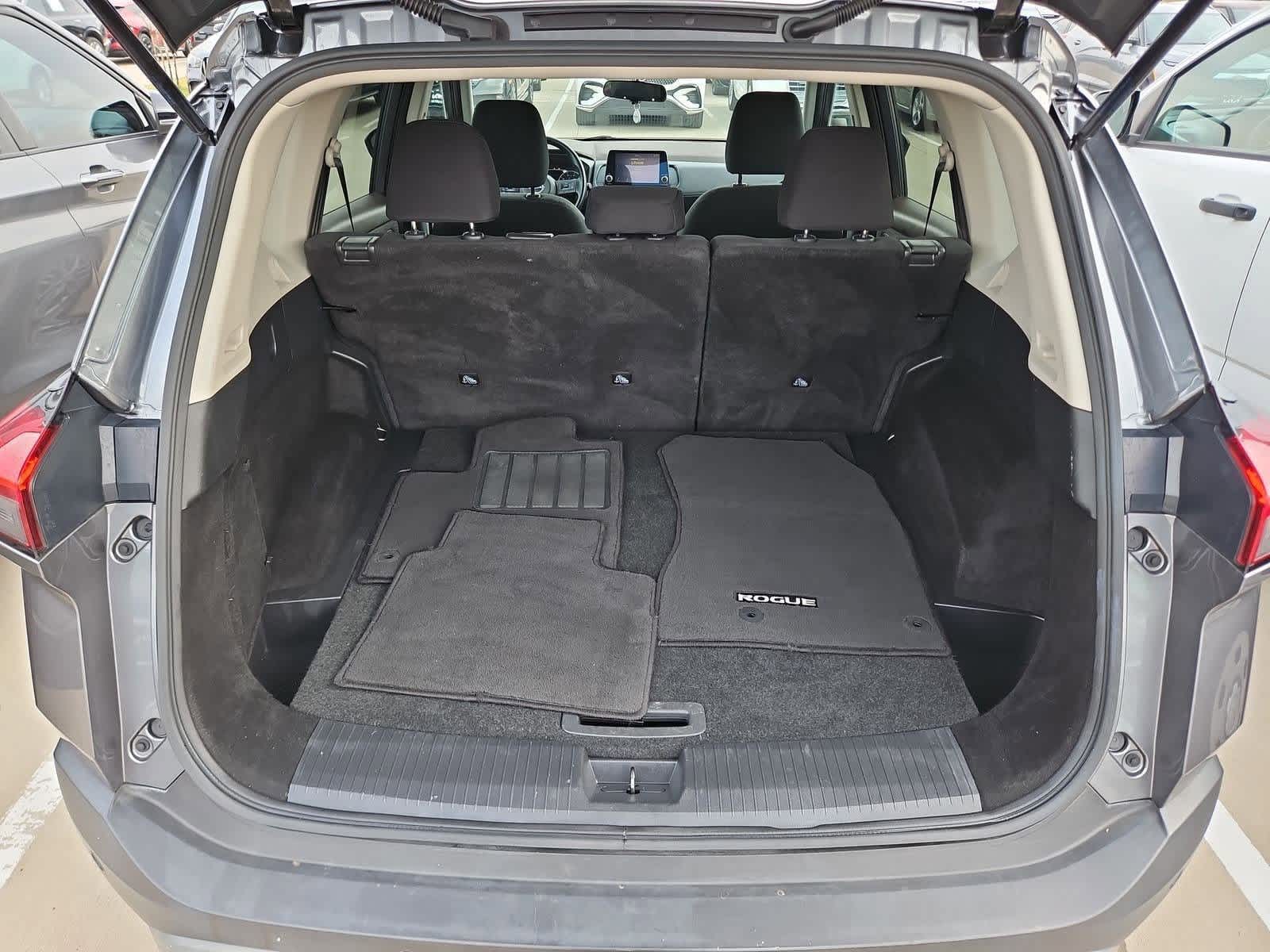 Thumbnail: 2023 Nissan Rogue - 32