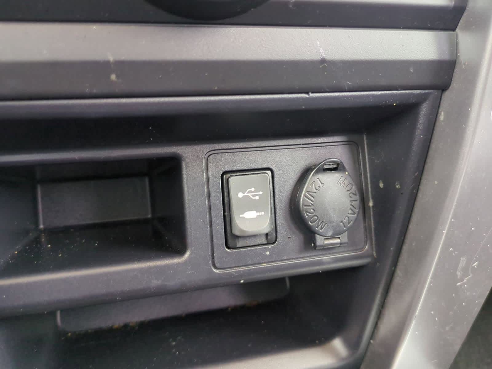 Thumbnail: 2014 Toyota 4Runner - 32