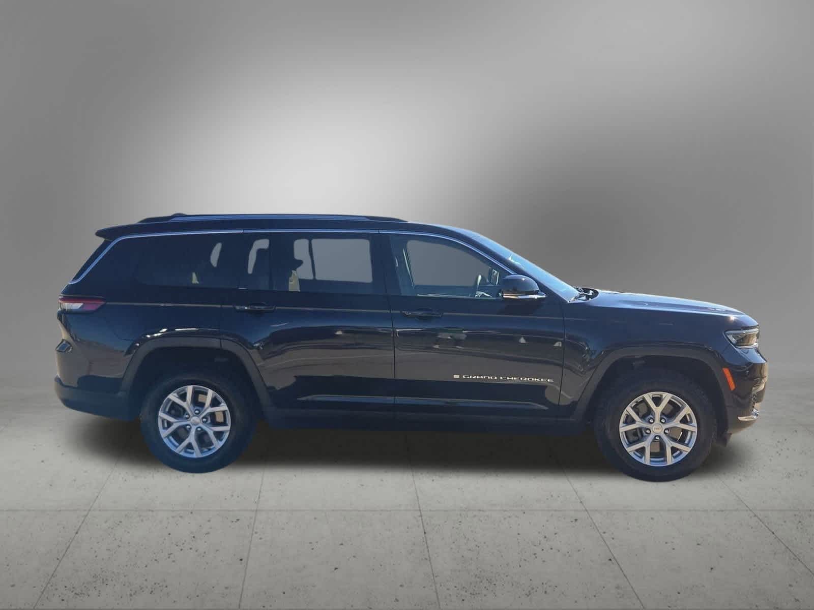 Thumbnail: 2023 Jeep Grand Cherokee - 7