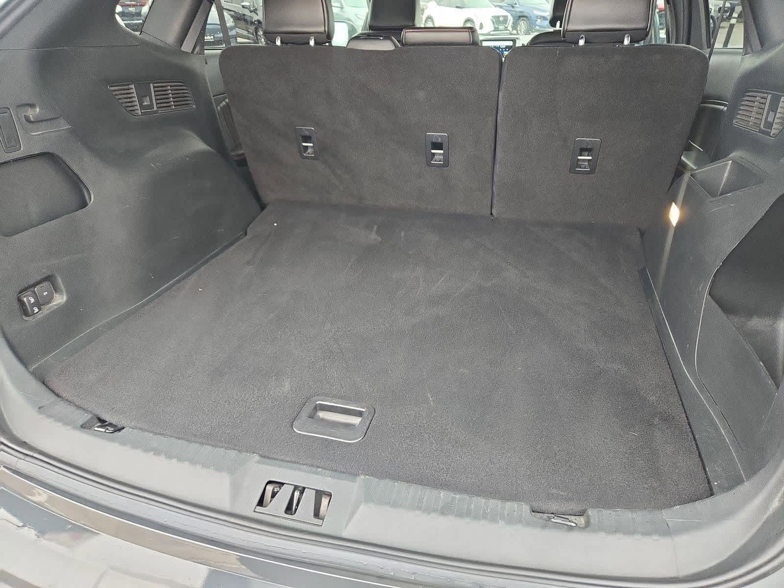 Thumbnail: 2021 Ford Edge - 32