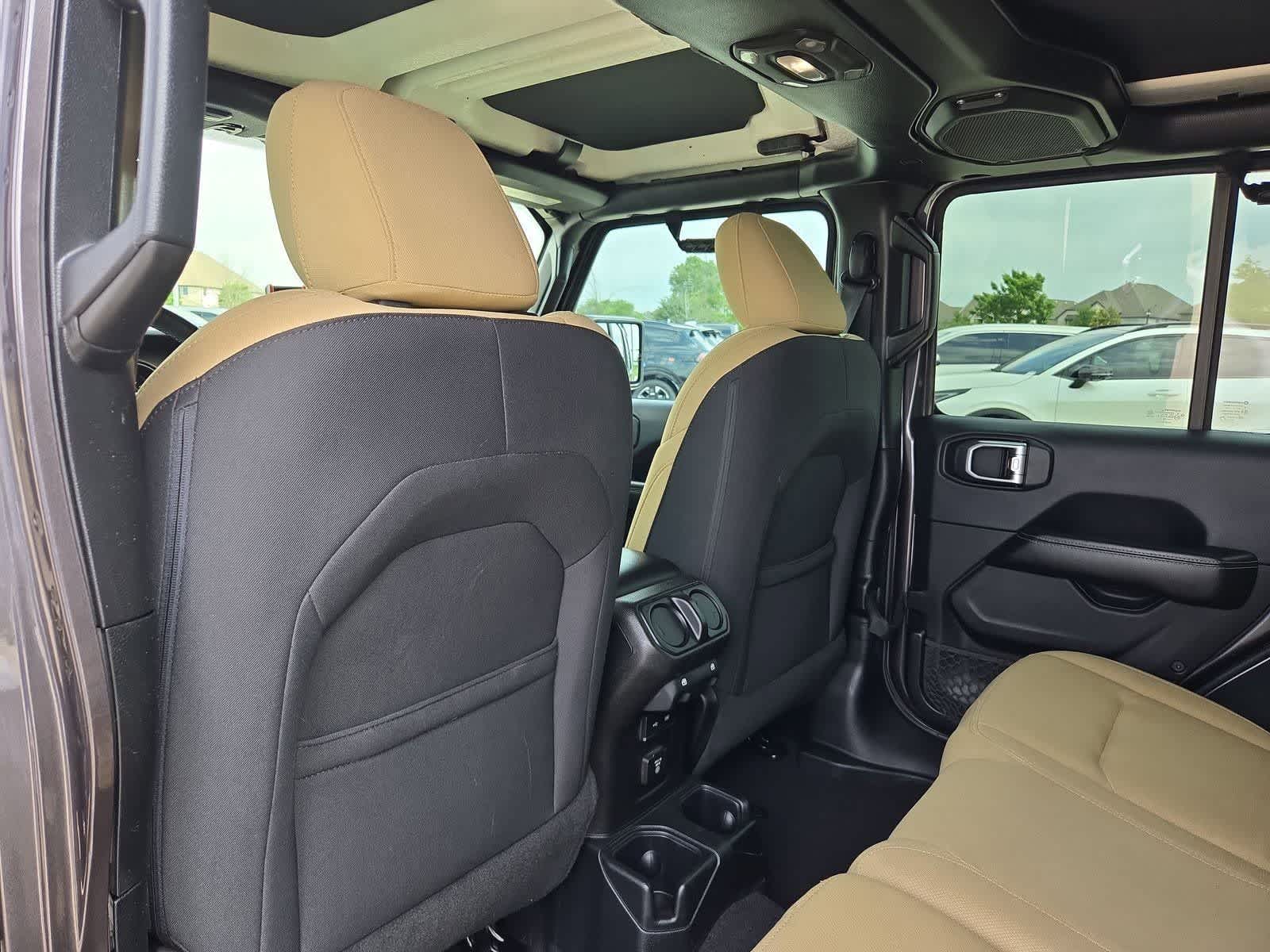 Thumbnail: 2018 Jeep Wrangler - 16